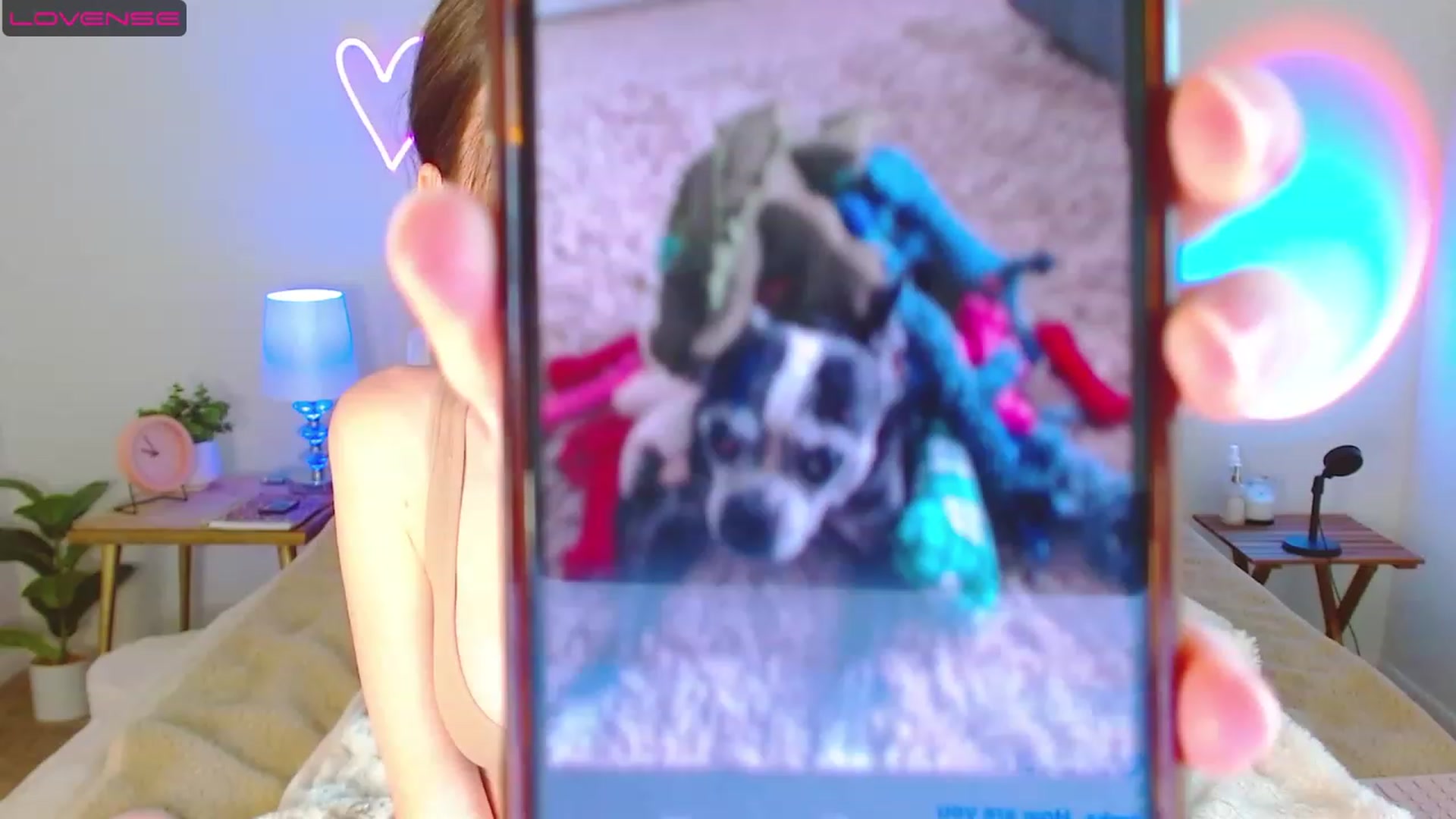 Gallery image thumbnail from MangoMae's myfreecams stream on, 05/03/2023, 14:34 image 8 of 20