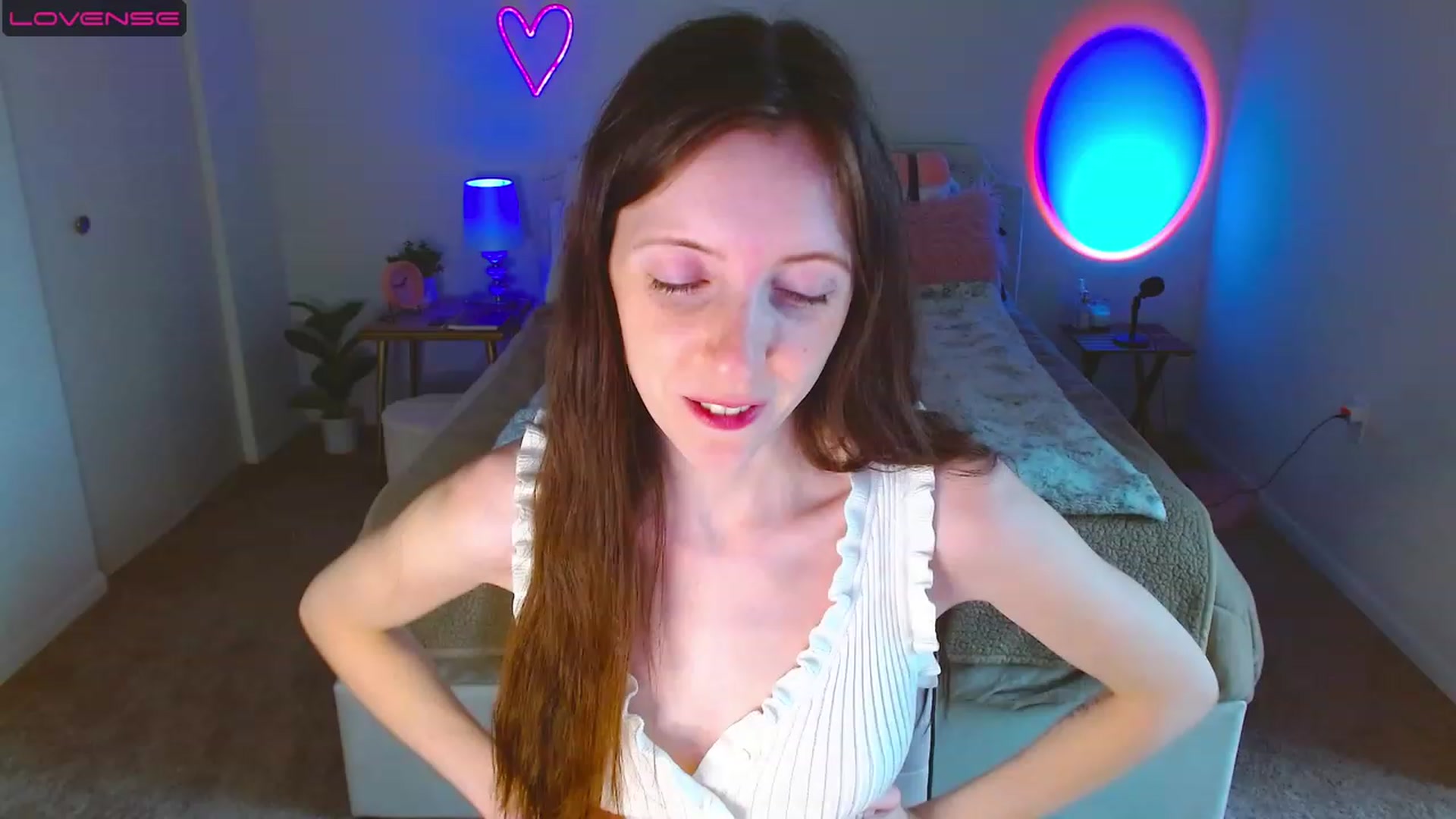 Gallery image thumbnail from MangoMae's myfreecams stream on, 05/06/2023, 17:48 image 16 of 20