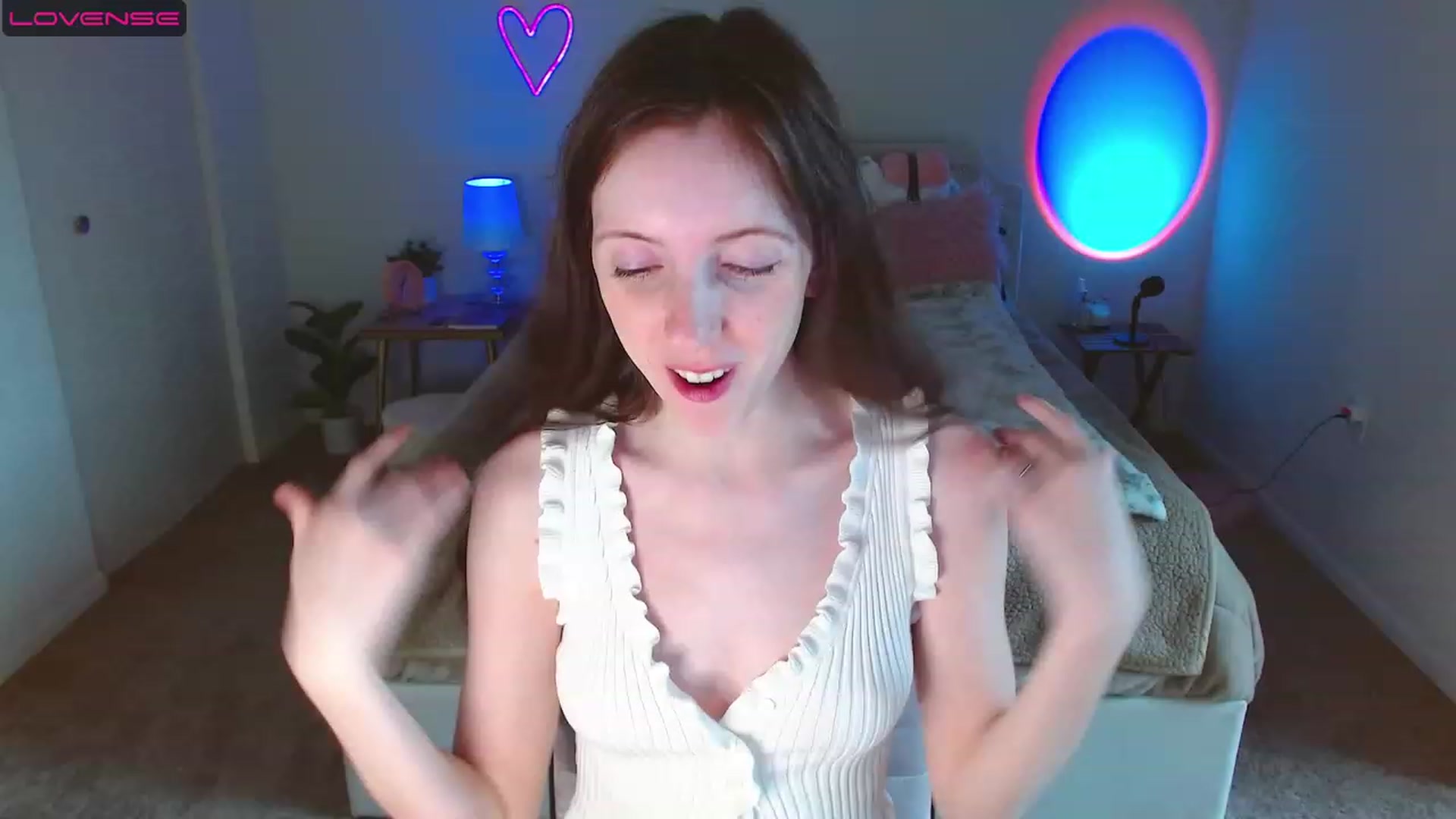Gallery image thumbnail from MangoMae's myfreecams stream on, 05/06/2023, 17:48 image 5 of 20