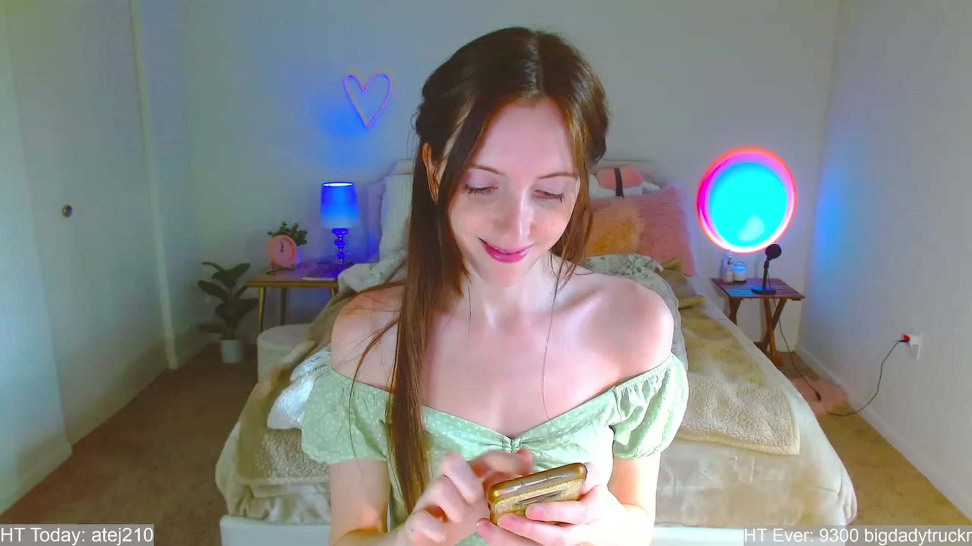 Gallery image thumbnail from MangoMae's myfreecams stream on, 06/01/2023, 17:09 image 13 of 20