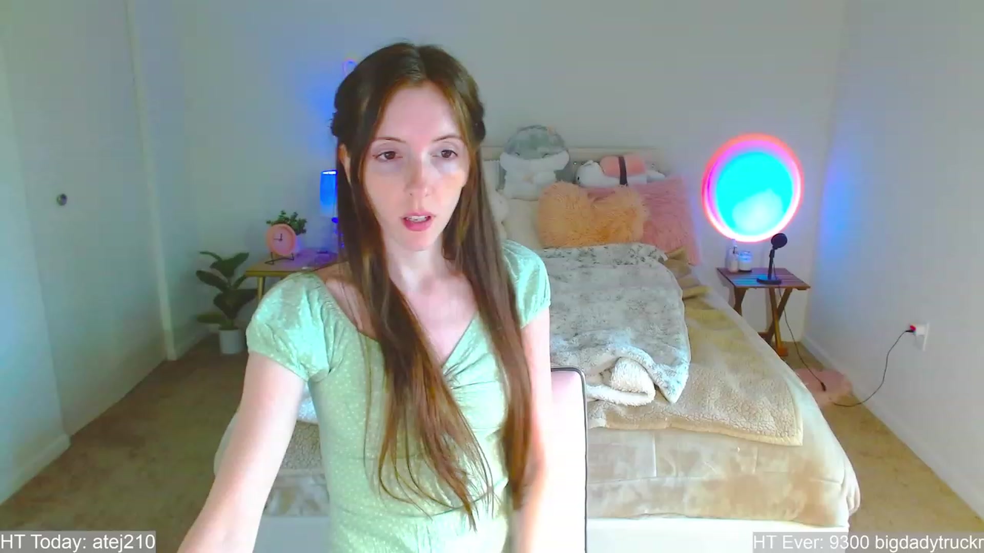 Gallery image thumbnail from MangoMae's myfreecams stream on, 06/01/2023, 17:09 image 1 of 20