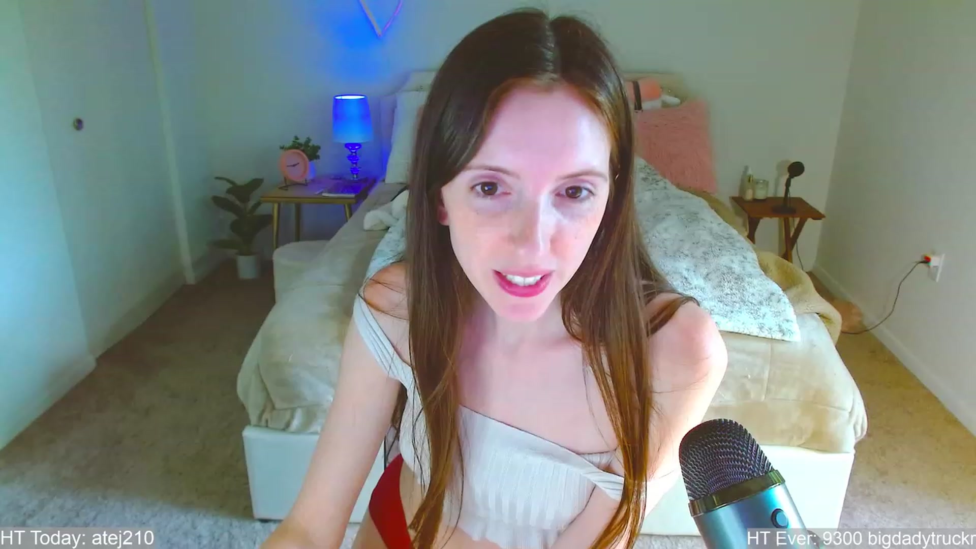 Gallery image thumbnail from MangoMae's myfreecams stream on, 06/02/2023, 19:05 image 15 of 20