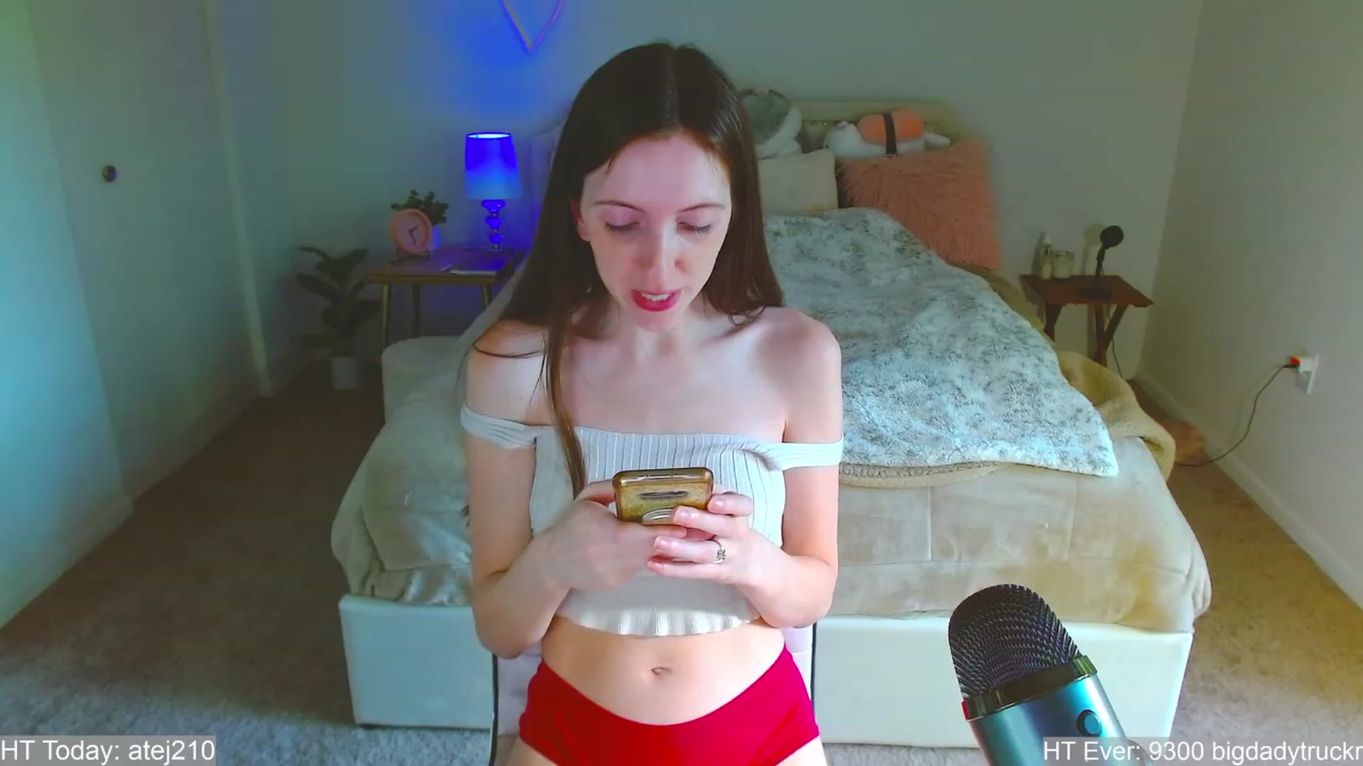 Gallery image thumbnail from MangoMae's myfreecams stream on, 06/02/2023, 19:05 image 10 of 20