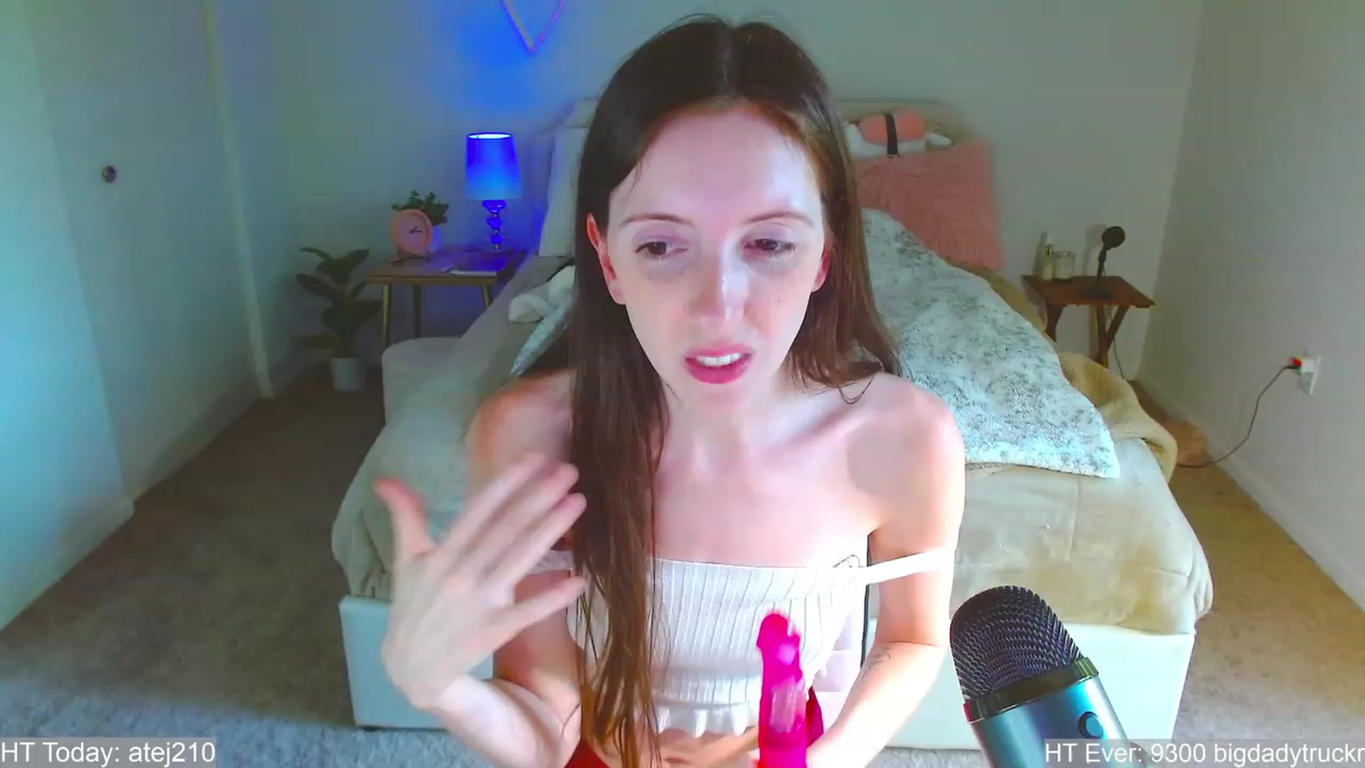 Gallery image thumbnail from MangoMae's myfreecams stream on, 06/02/2023, 19:05 image 6 of 20