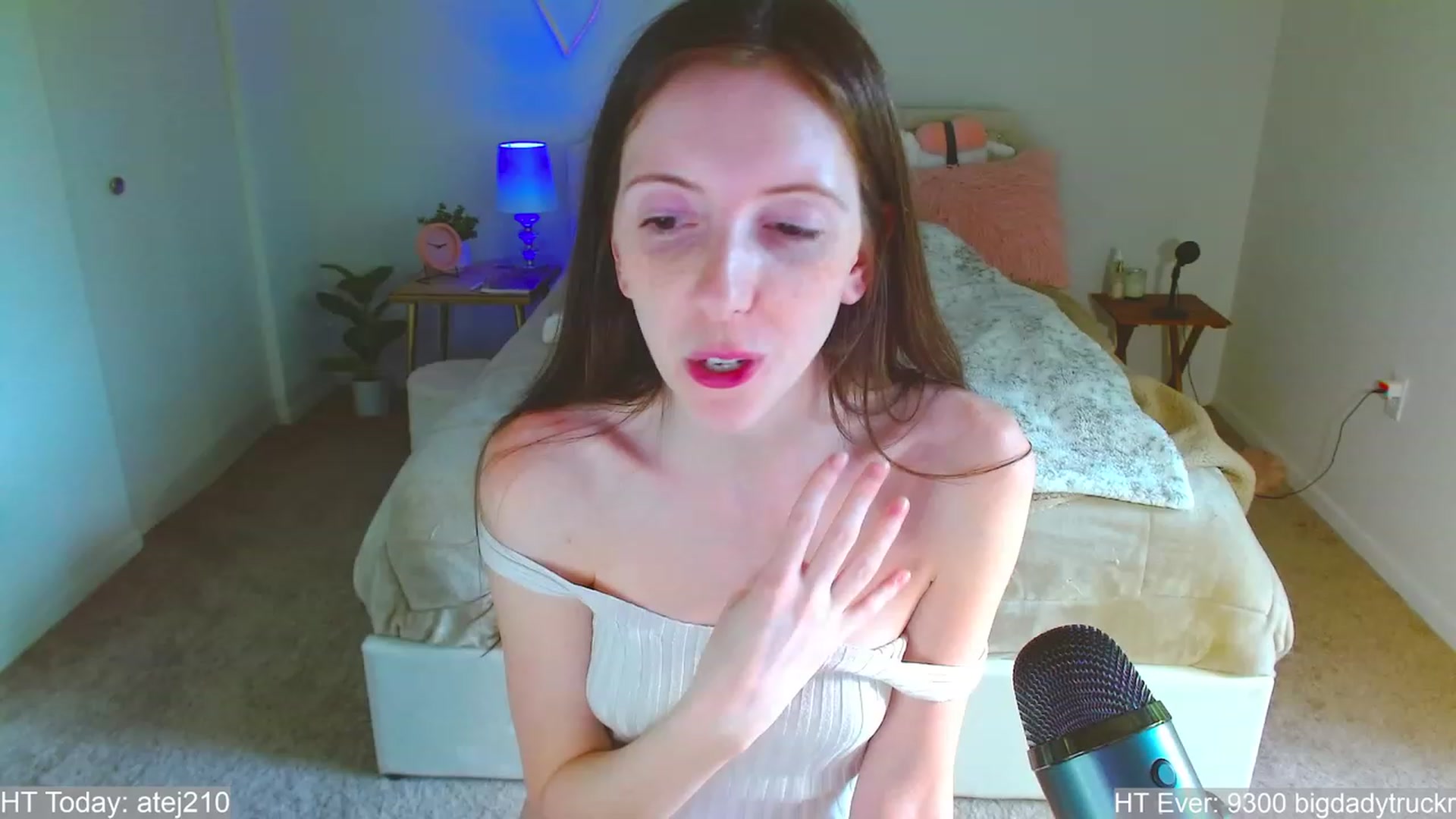 Gallery image thumbnail from MangoMae's myfreecams stream on, 06/02/2023, 19:05 image 16 of 20