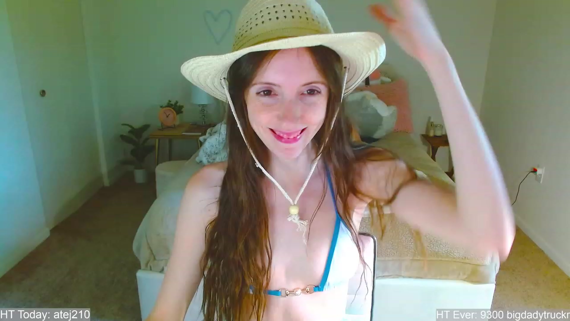 Gallery image thumbnail from MangoMae's myfreecams stream on, 06/04/2023, 20:11 image 1 of 20