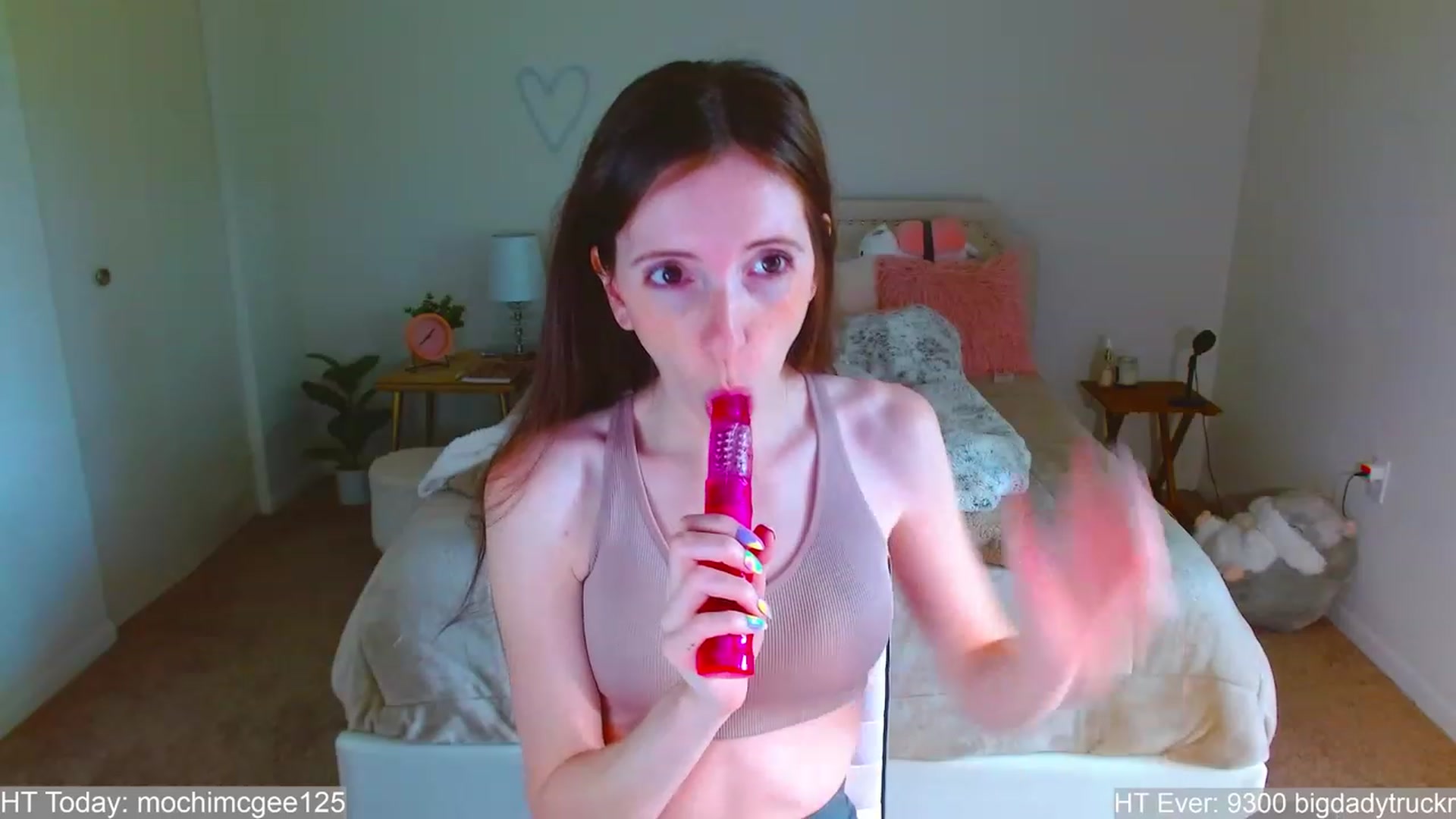 Gallery image thumbnail from MangoMae's myfreecams stream on, 06/10/2023, 17:56 image 8 of 20