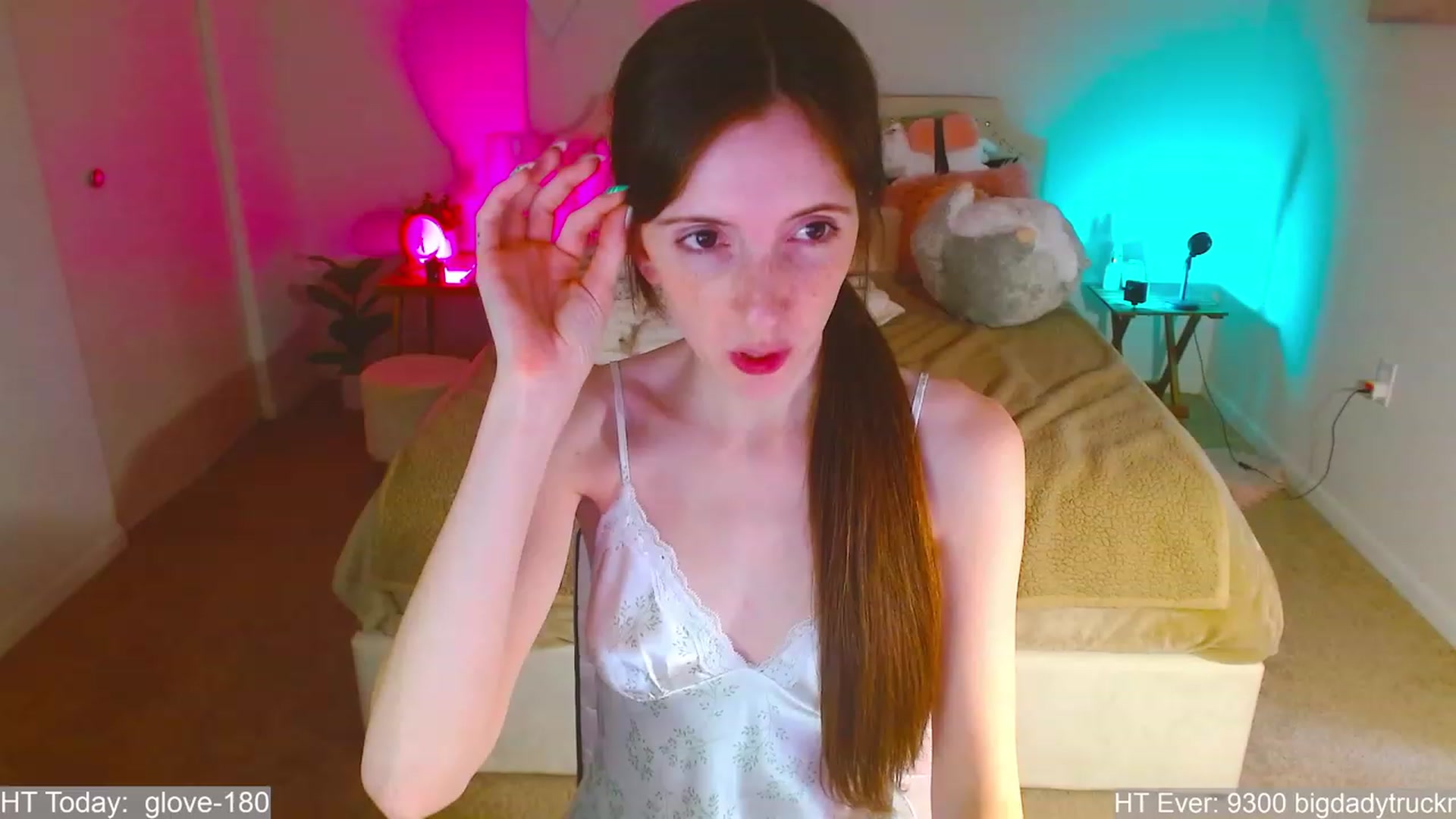 Gallery image thumbnail from MangoMae's myfreecams stream on, 07/09/2023, 24:02 image 11 of 20