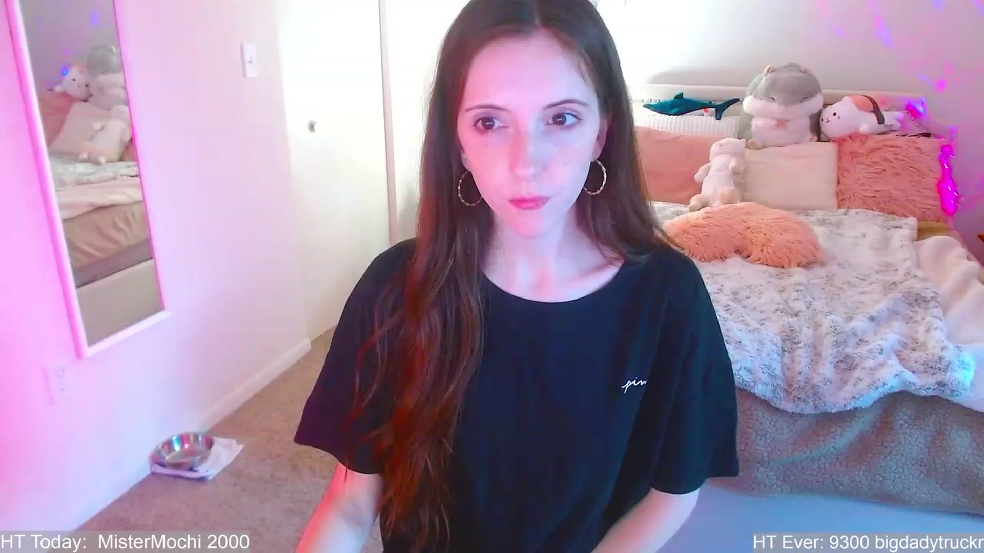 Gallery image thumbnail from MangoMae's myfreecams stream on, 07/28/2023, 24:03 image 16 of 20