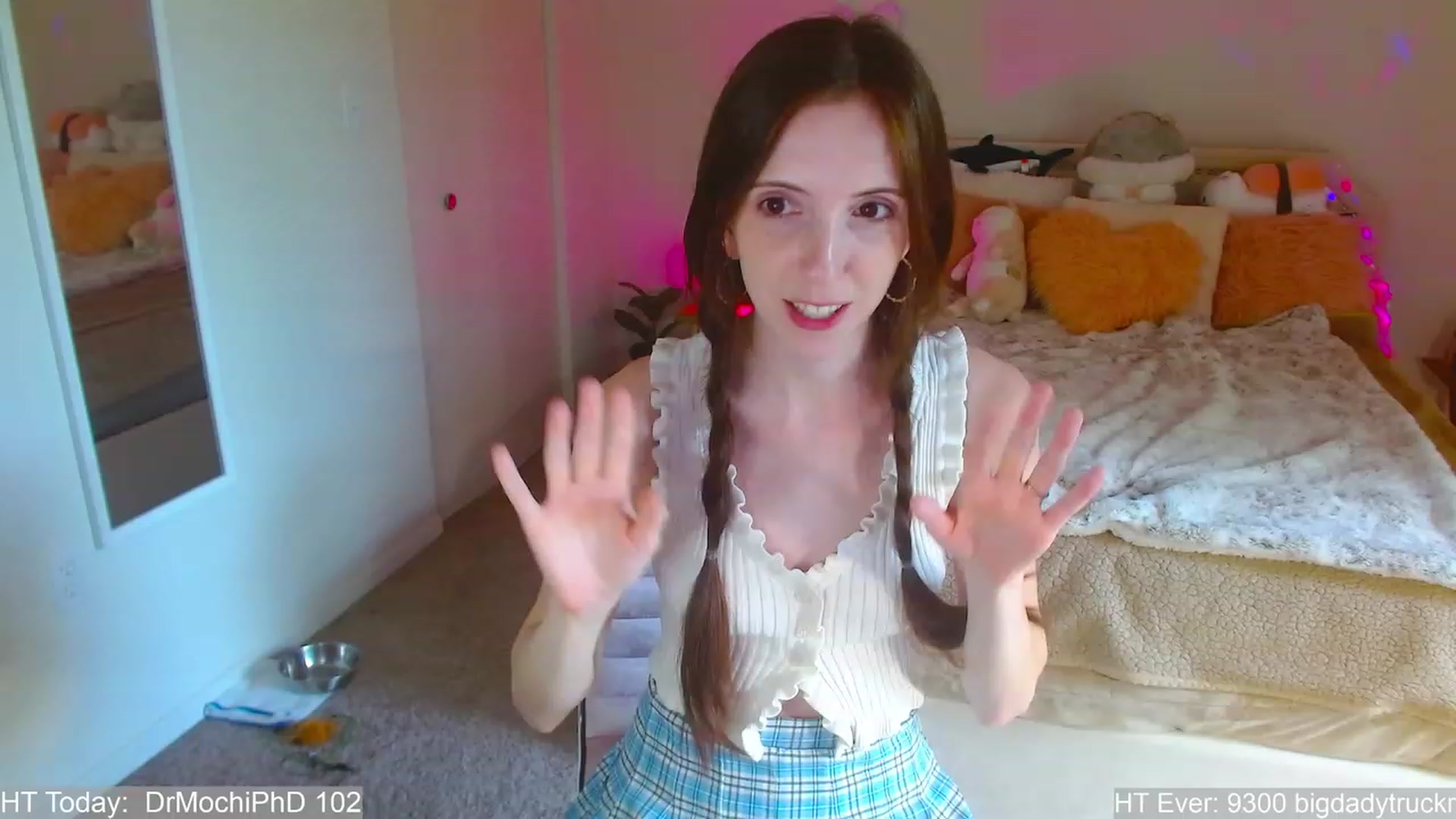 Gallery image thumbnail from MangoMae's myfreecams stream on, 07/30/2023, 18:11 image 17 of 20