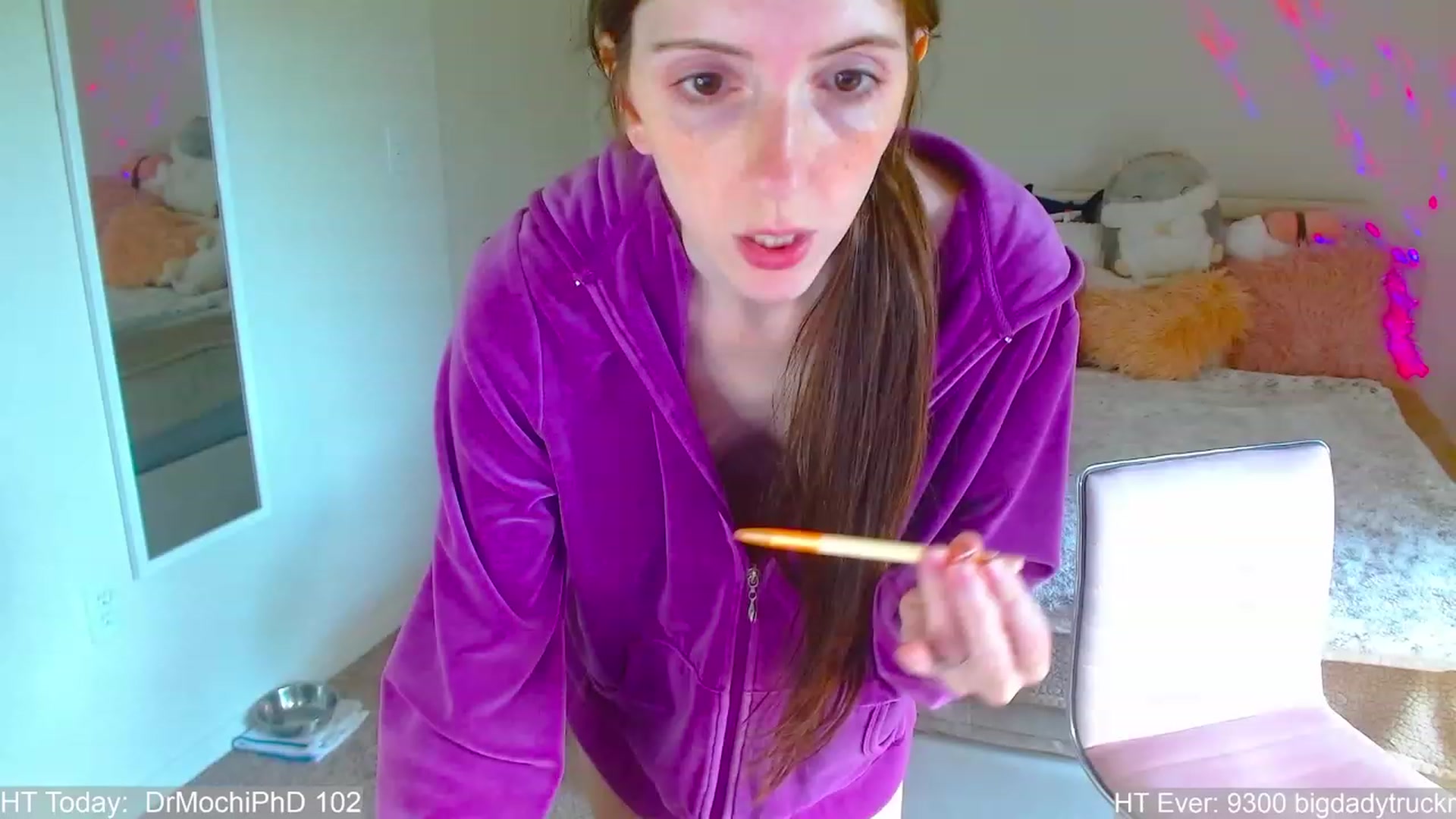 Gallery image thumbnail from MangoMae's myfreecams stream on, 08/05/2023, 15:05 image 19 of 20