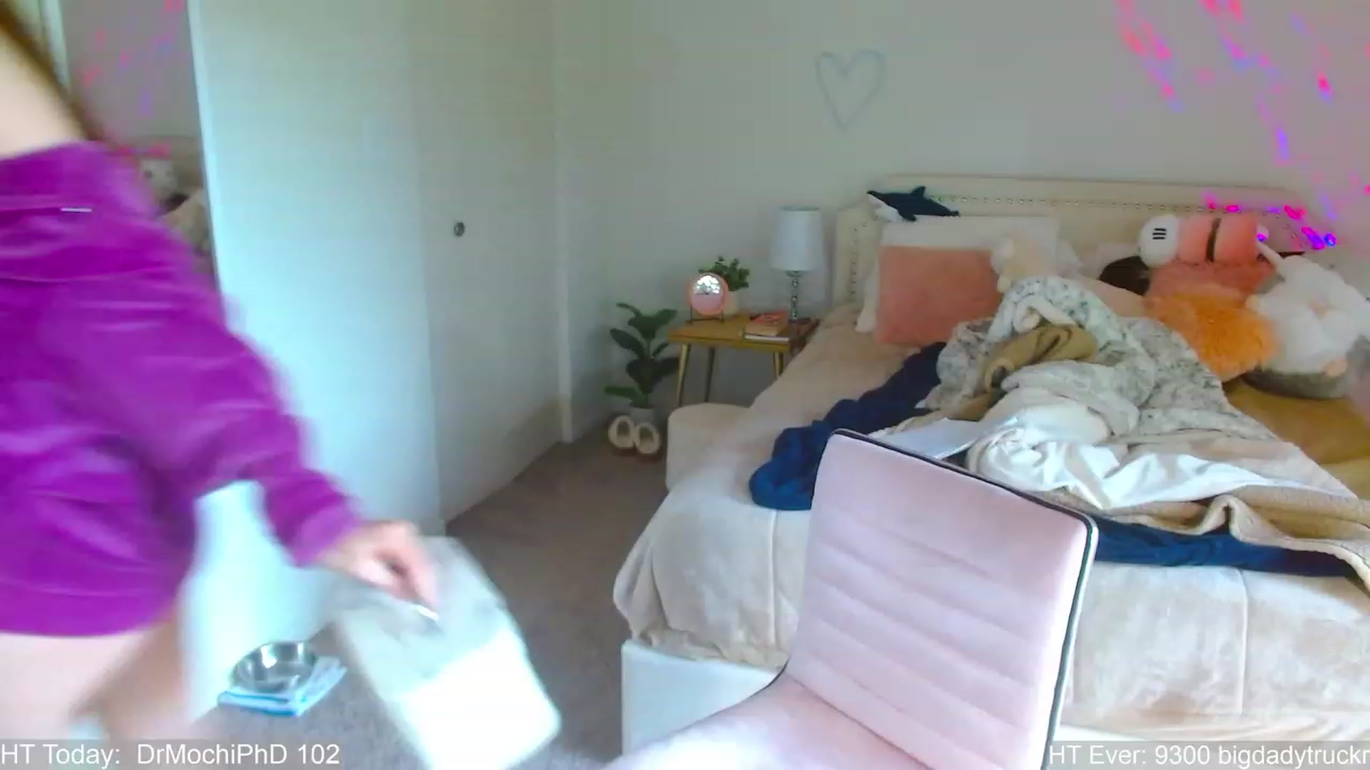 Gallery image thumbnail from MangoMae's myfreecams stream on, 08/05/2023, 15:05 image 4 of 20