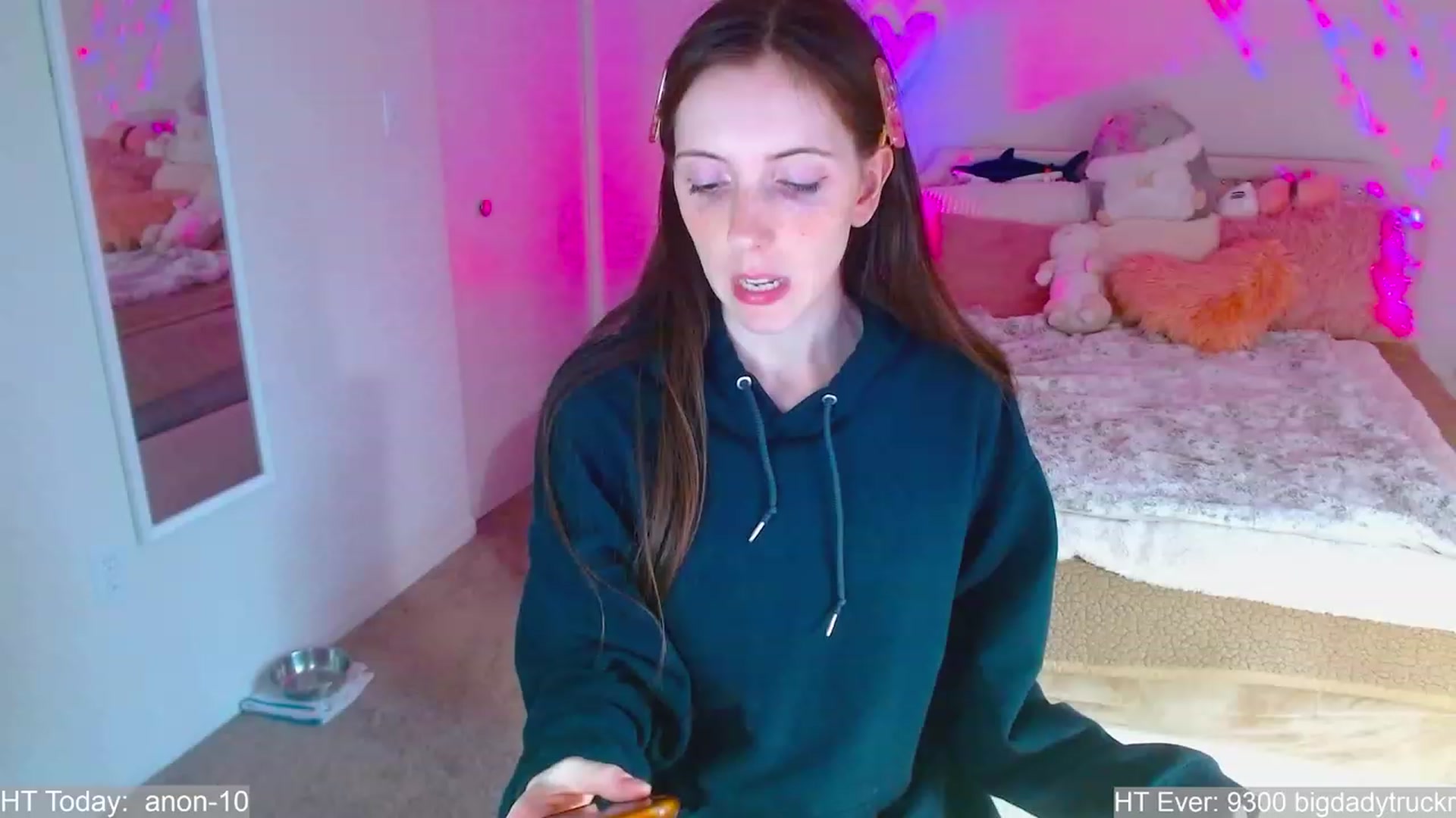 Gallery image thumbnail from MangoMae's myfreecams stream on, 08/06/2023, 18:31 image 3 of 20