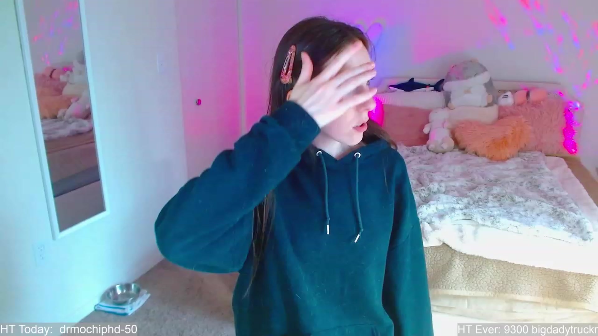 Gallery image thumbnail from MangoMae's myfreecams stream on, 08/06/2023, 18:31 image 18 of 20
