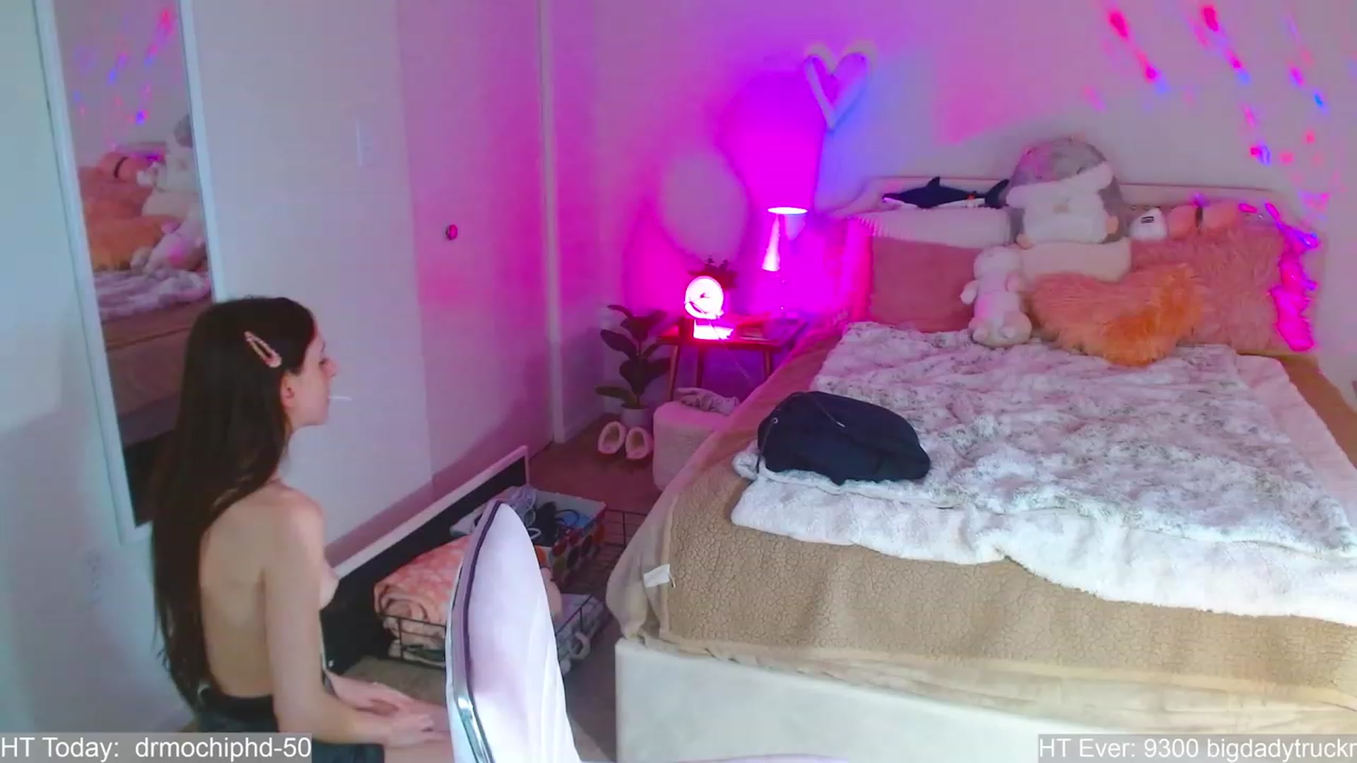 Gallery image thumbnail from MangoMae's myfreecams stream on, 08/06/2023, 19:49 image 18 of 20