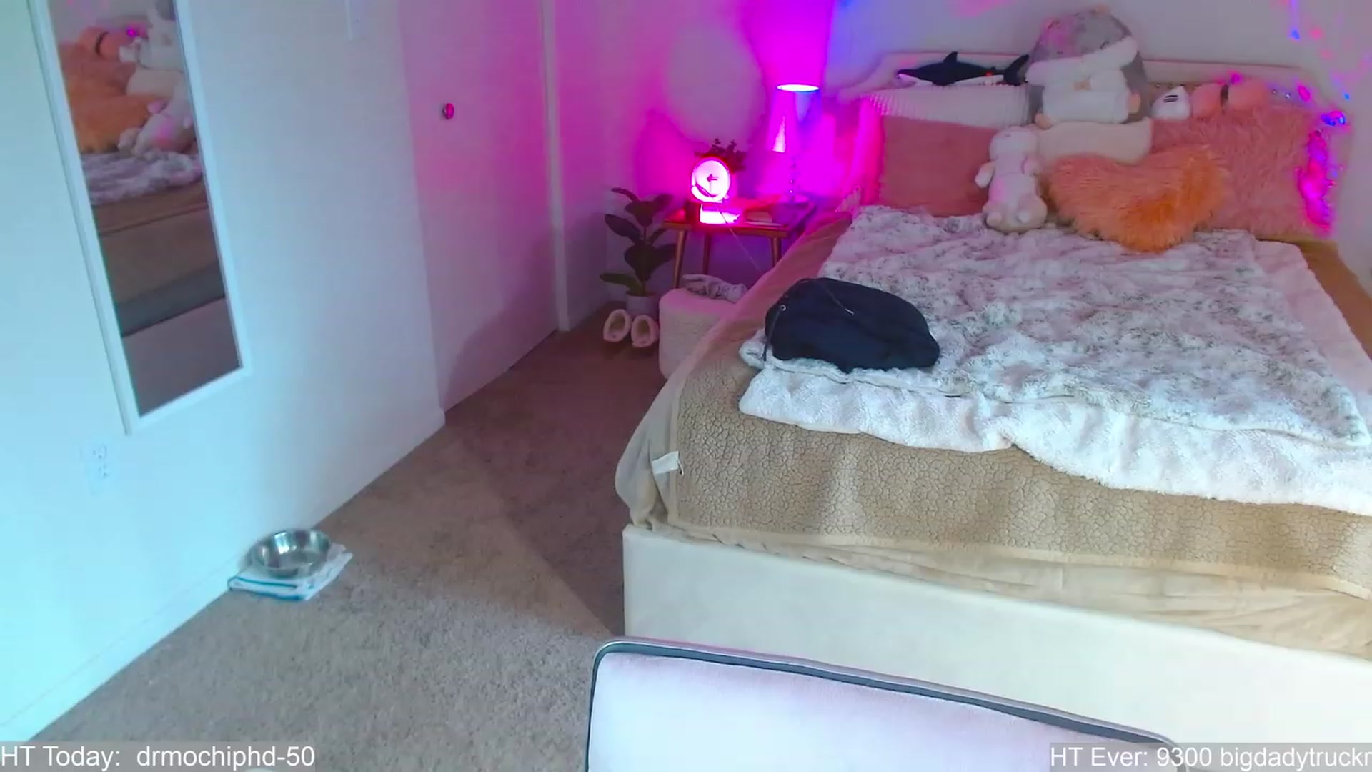 Gallery image thumbnail from MangoMae's myfreecams stream on, 08/06/2023, 19:49 image 12 of 20