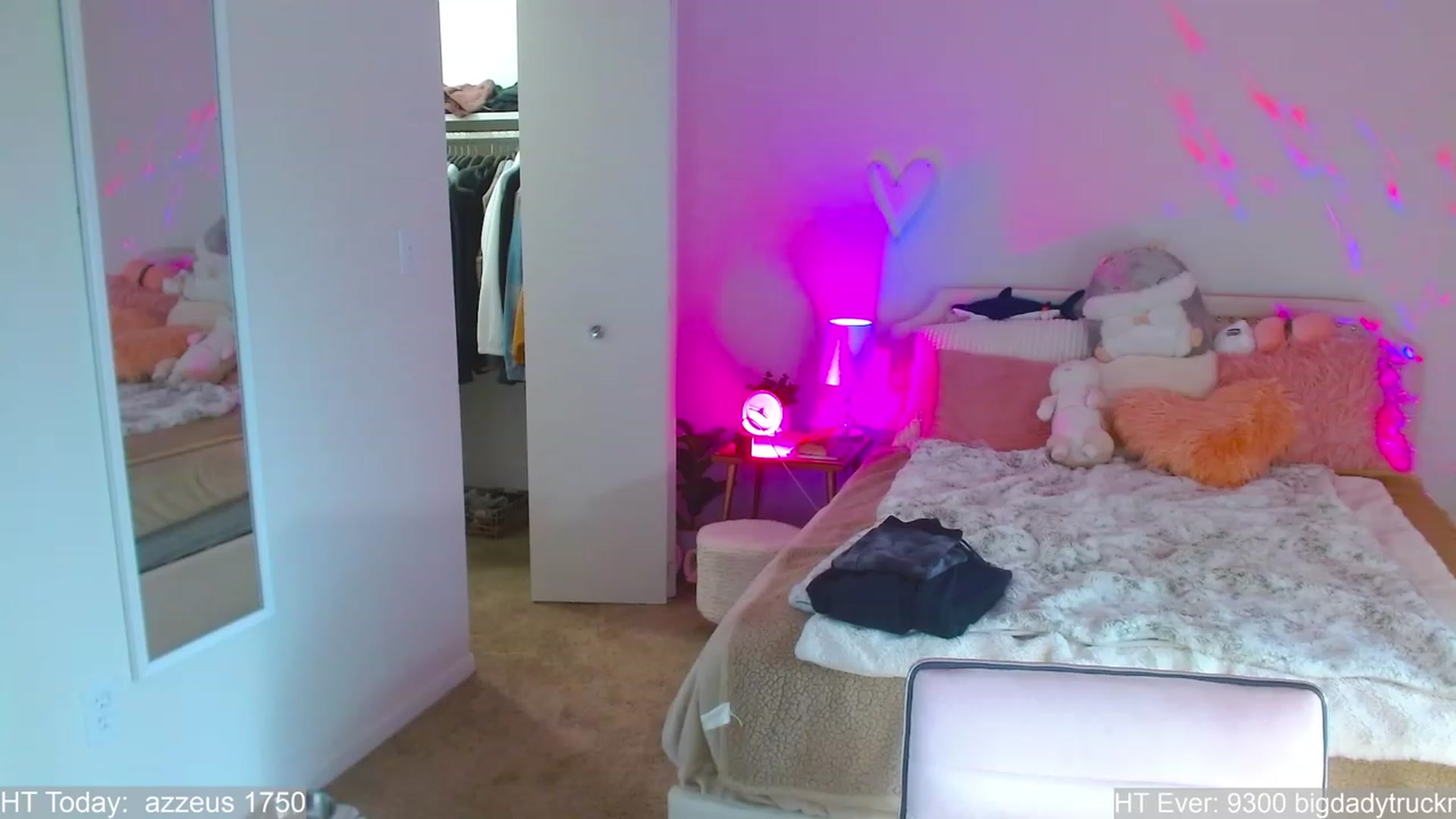 Gallery image thumbnail from MangoMae's myfreecams stream on, 08/06/2023, 20:53 image 17 of 20