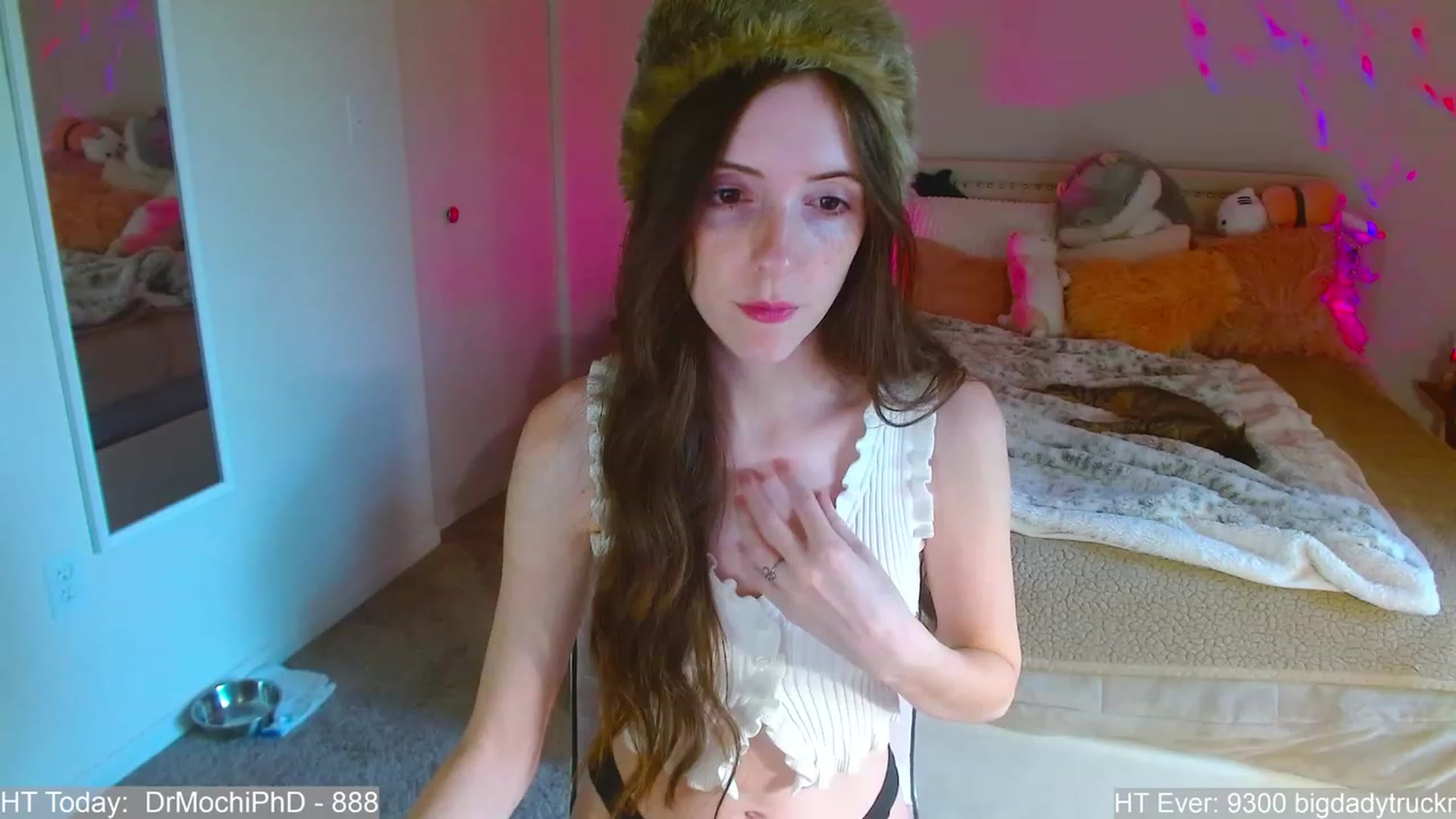 Gallery image thumbnail from MangoMae's myfreecams stream on, 08/08/2023, 23:10 image 4 of 20