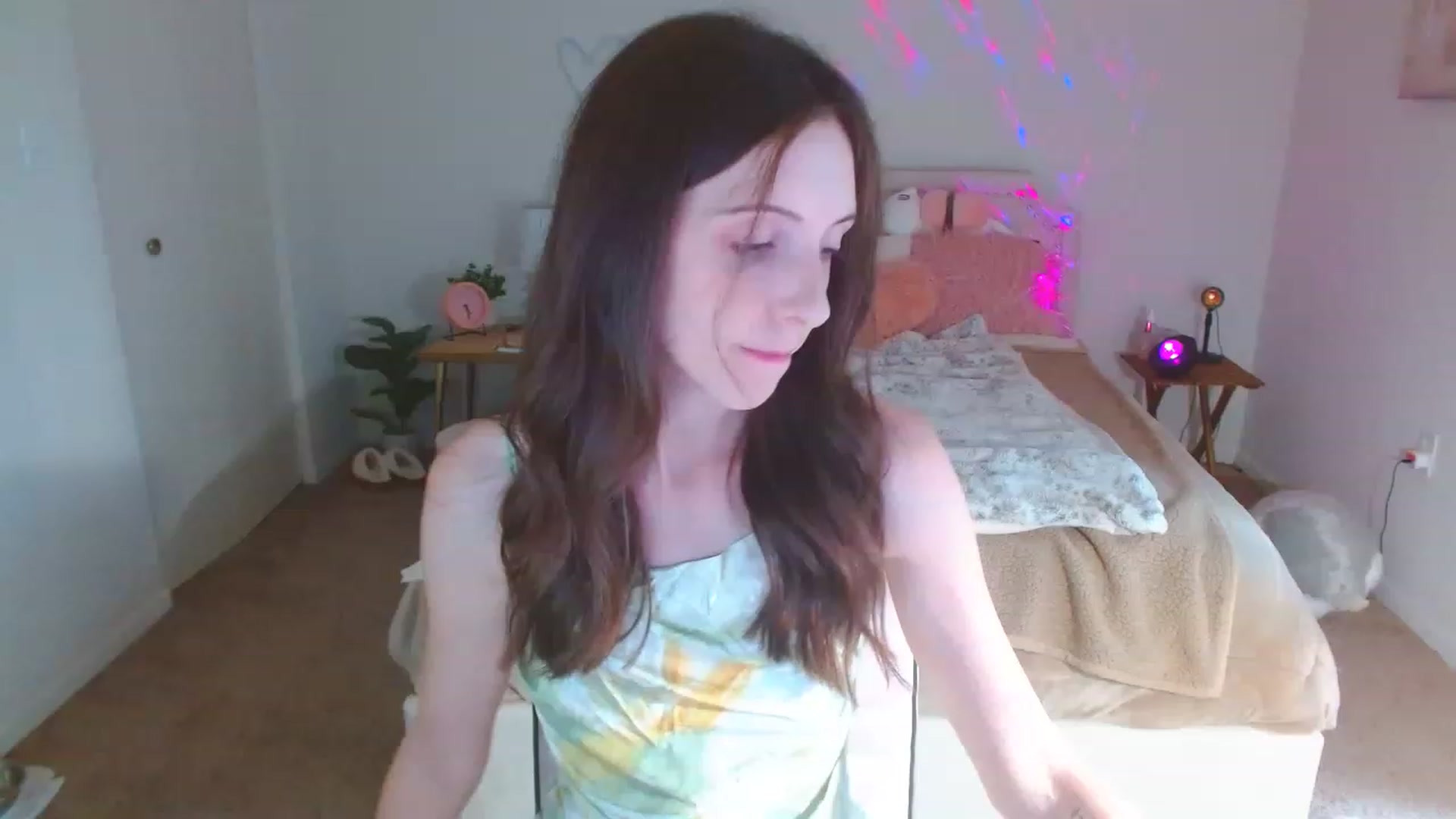 Gallery image thumbnail from MangoMae's myfreecams stream on, 08/11/2023, 21:41 image 15 of 20