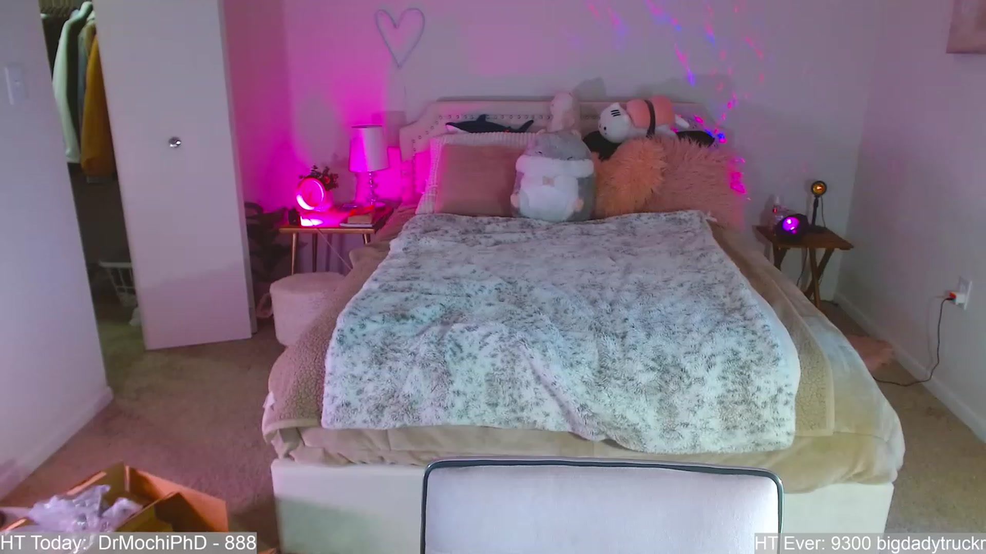 Gallery image thumbnail from MangoMae's myfreecams stream on, 08/16/2023, 22:43 image 18 of 20
