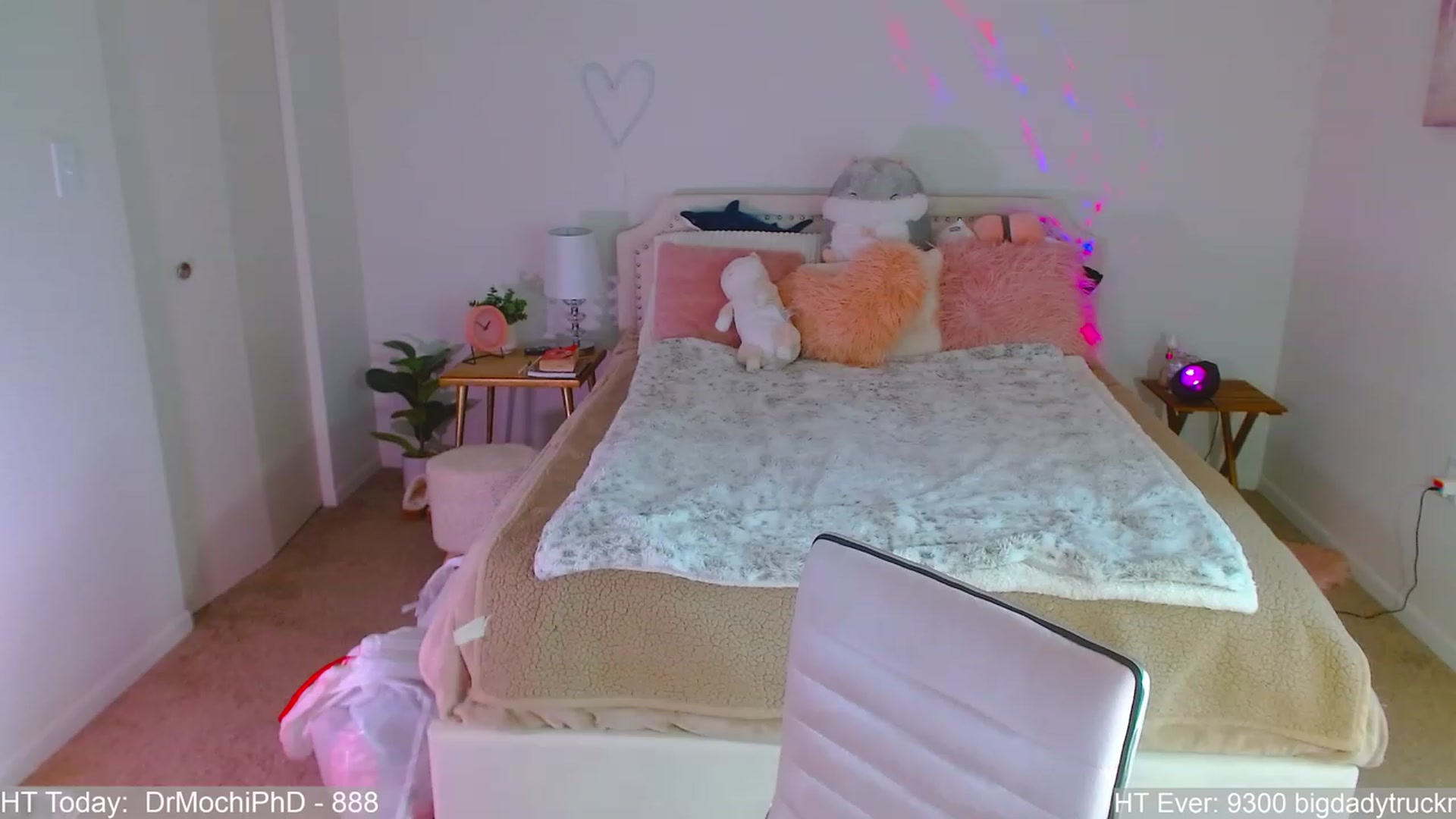 Gallery image thumbnail from MangoMae's myfreecams stream on, 08/17/2023, 18:07 image 11 of 20
