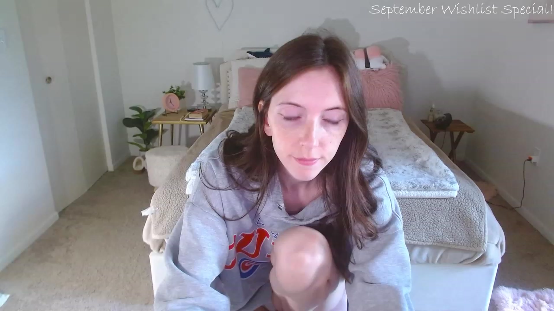 Gallery image thumbnail from MangoMae's myfreecams stream on, 09/14/2023, 16:51 image 14 of 20