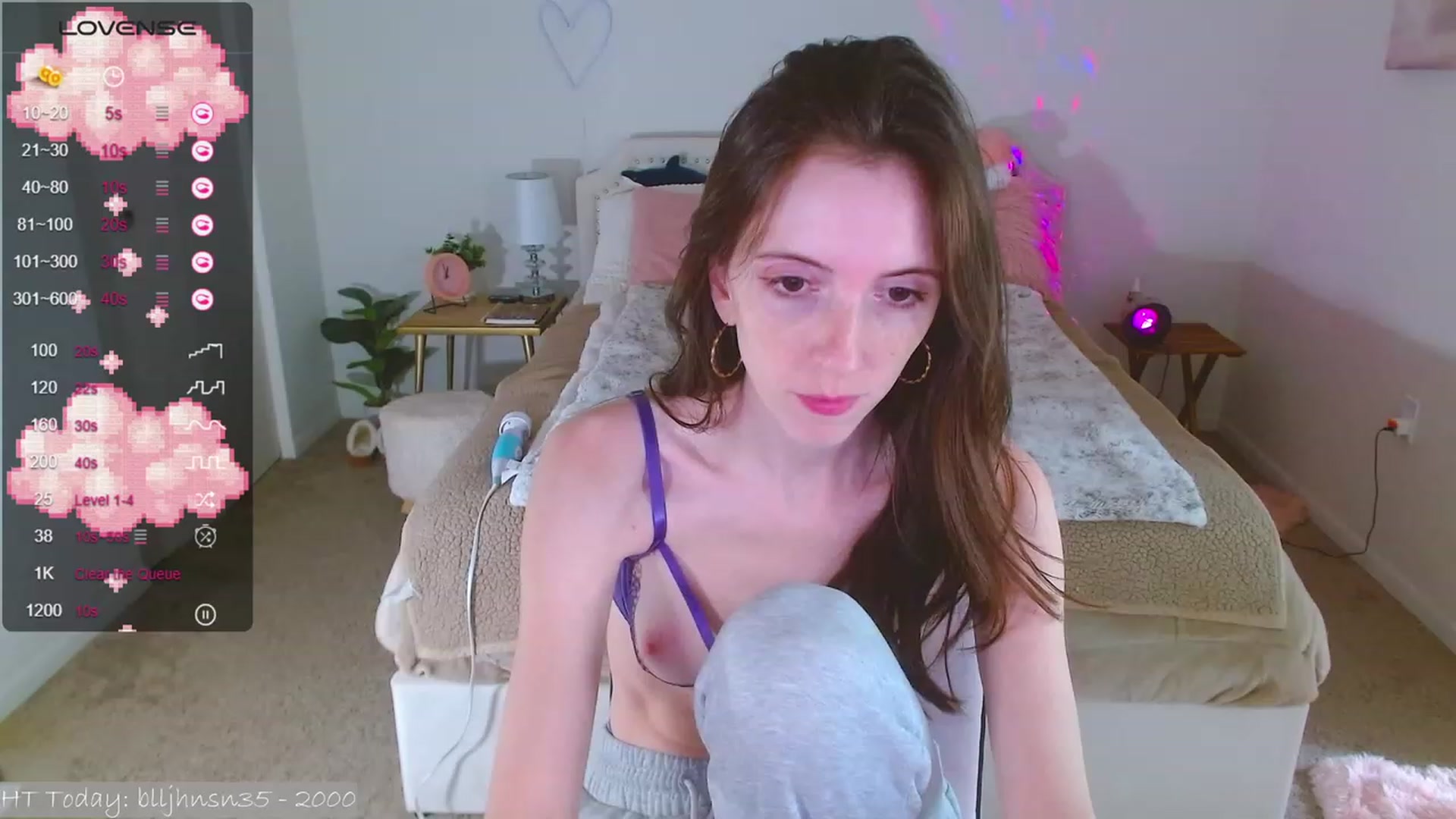 Gallery image thumbnail from MangoMae's myfreecams stream on, 09/16/2023, 17:30 image 1 of 20