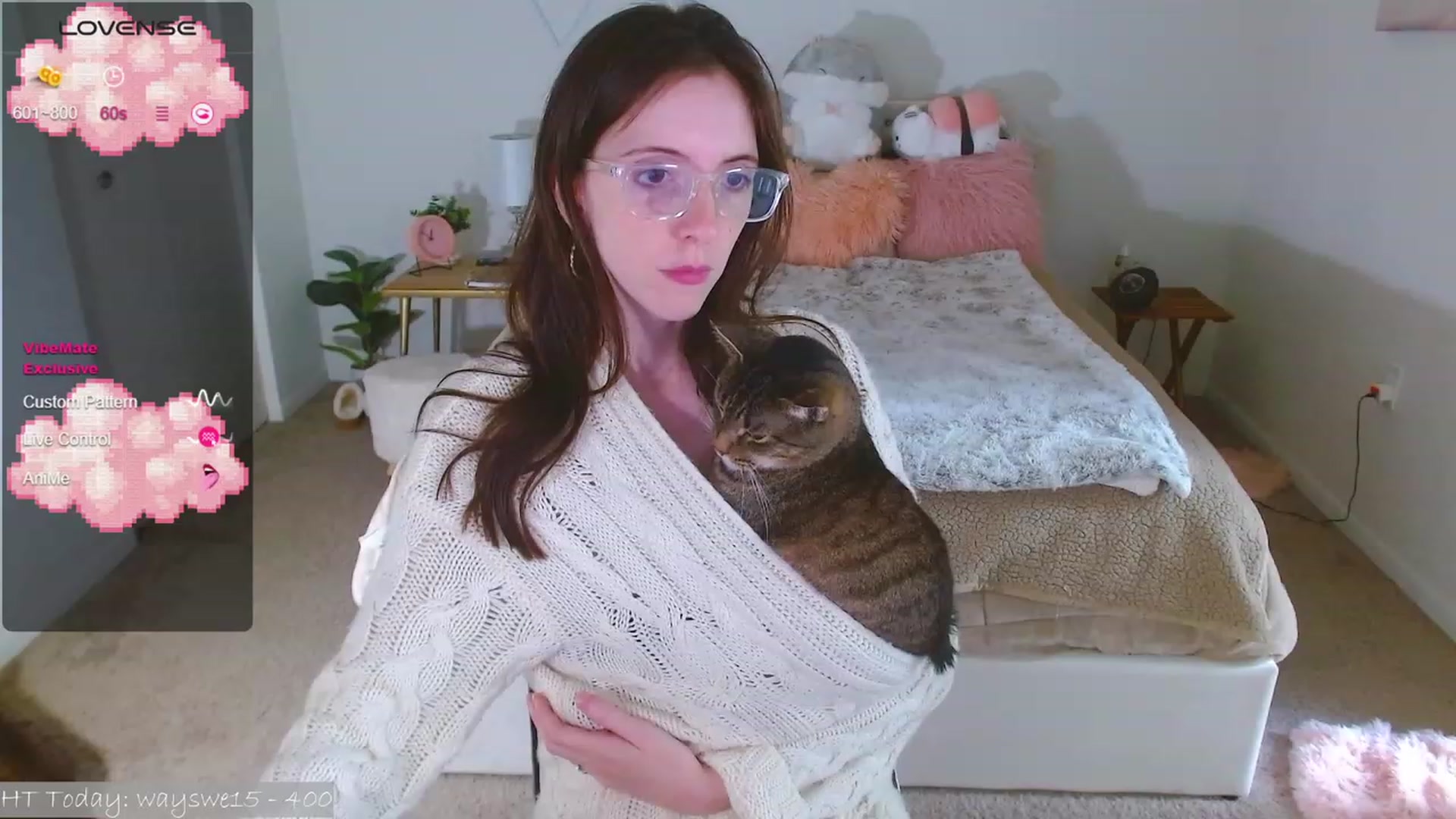 Gallery image thumbnail from MangoMae's myfreecams stream on, 09/17/2023, 17:00 image 6 of 20