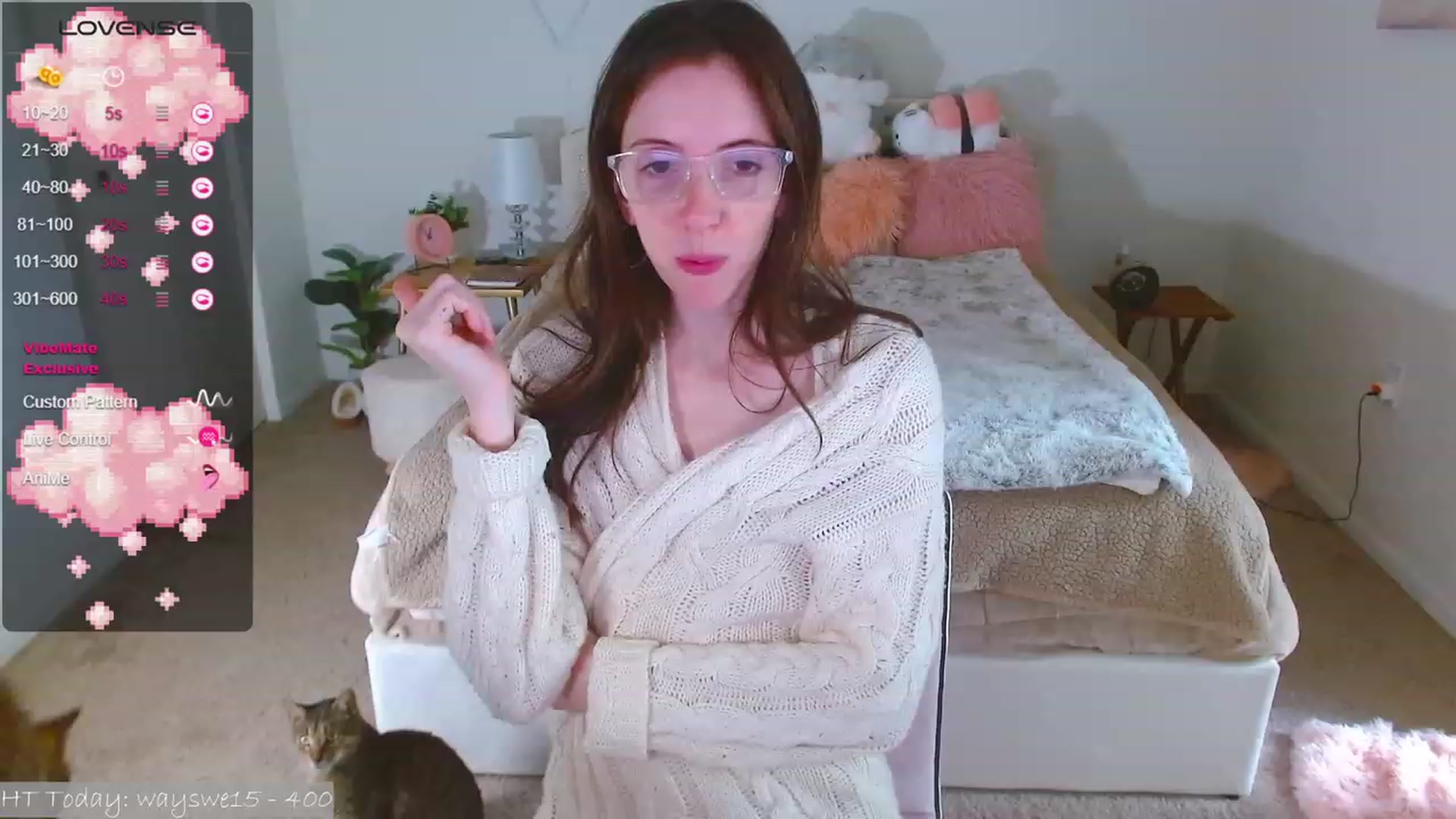 Gallery image thumbnail from MangoMae's myfreecams stream on, 09/17/2023, 17:00 image 10 of 20