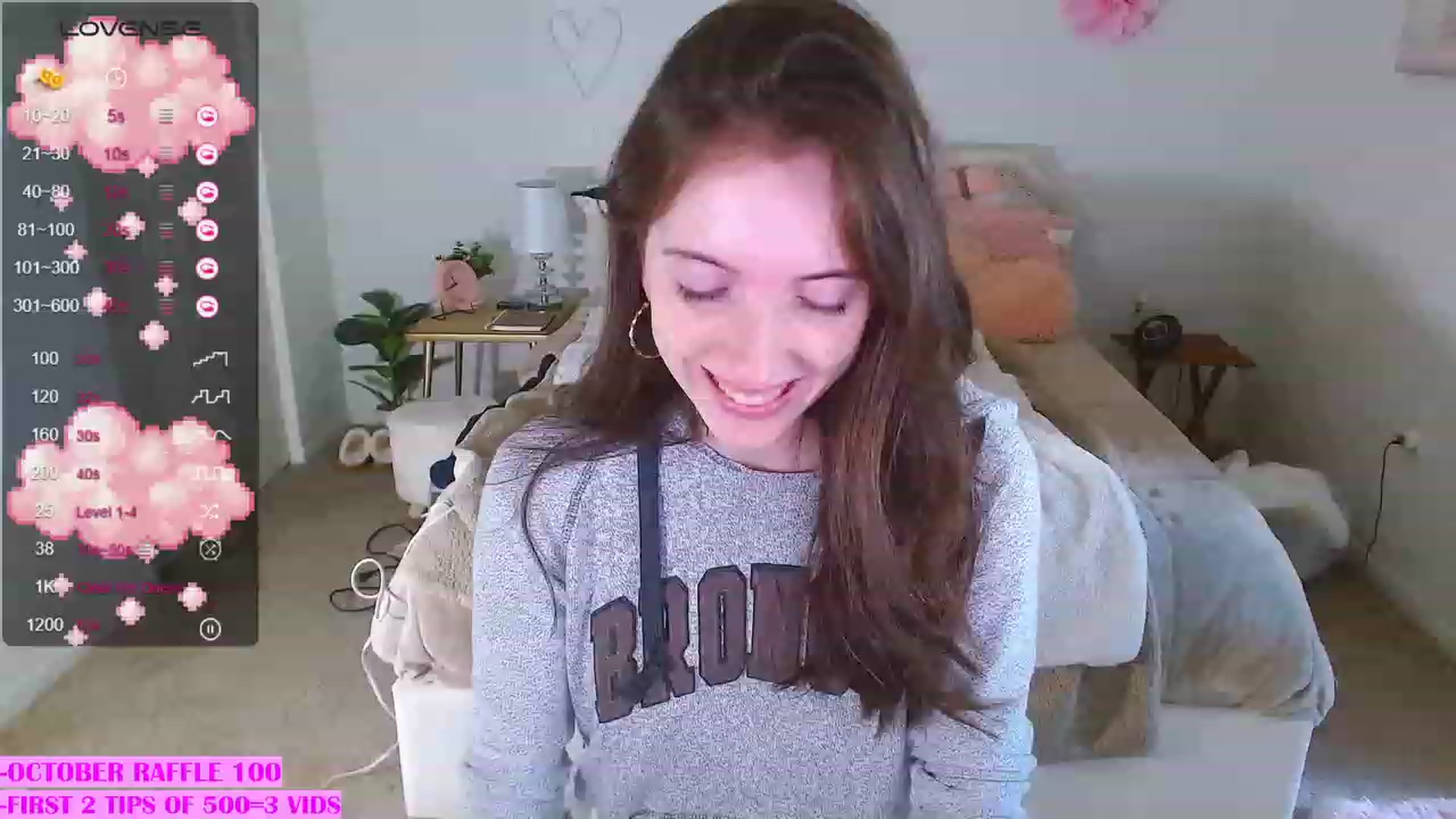 Gallery image thumbnail from MangoMae's myfreecams stream on, 10/08/2023, 16:20 image 10 of 20