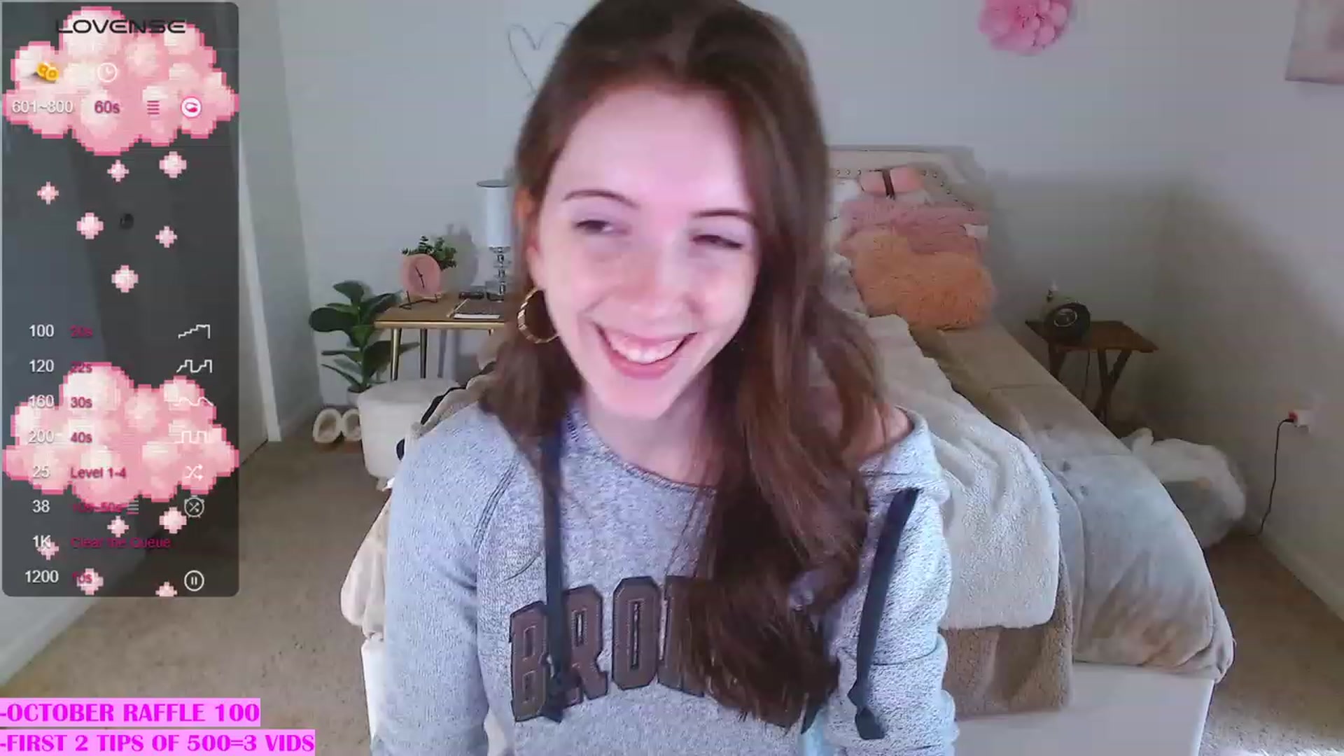 Gallery image thumbnail from MangoMae's myfreecams stream on, 10/08/2023, 16:20 image 5 of 20