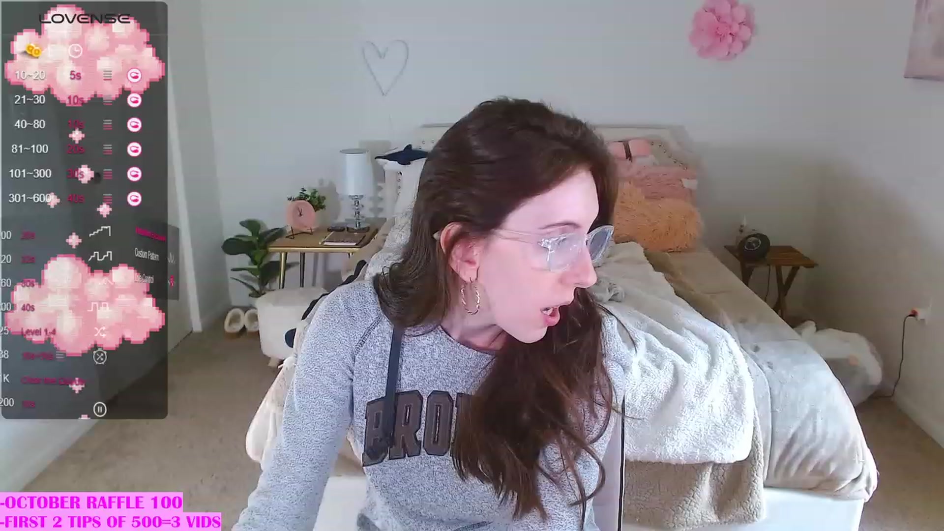 Gallery image thumbnail from MangoMae's myfreecams stream on, 10/08/2023, 17:13 image 16 of 20