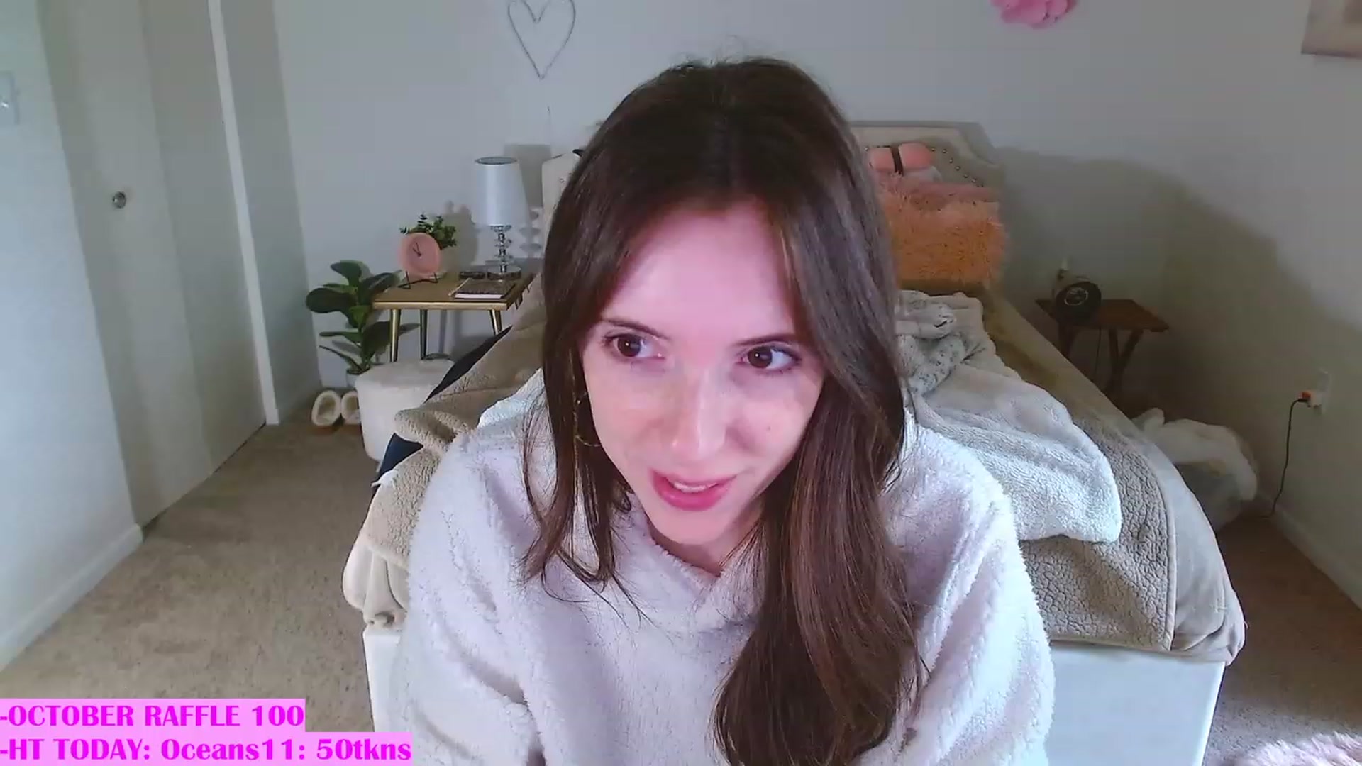 Gallery image thumbnail from MangoMae's myfreecams stream on, 10/09/2023, 15:27 image 6 of 20