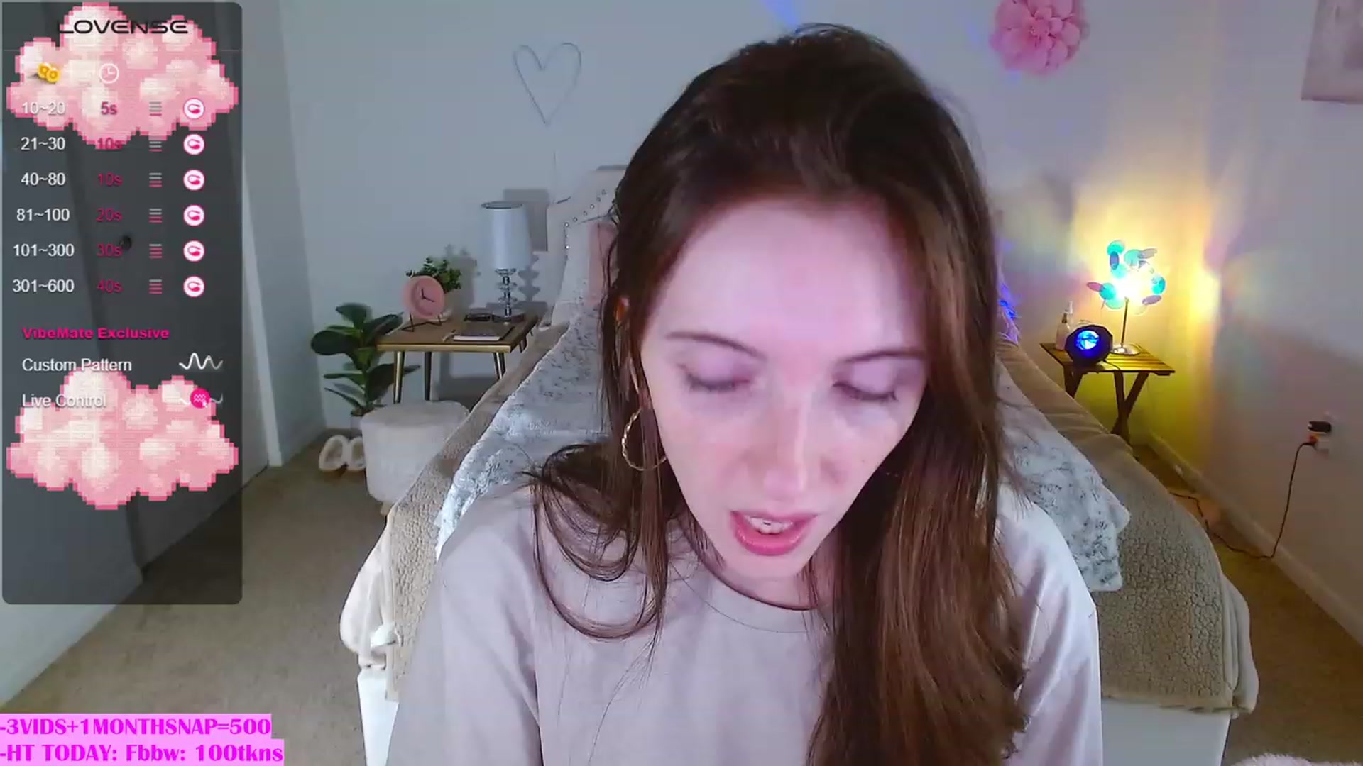 Gallery image thumbnail from MangoMae's myfreecams stream on, 10/14/2023, 16:28 image 16 of 20