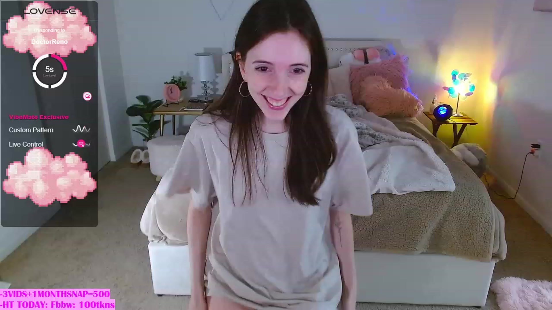 Gallery image thumbnail from MangoMae's myfreecams stream on, 10/14/2023, 16:28 image 5 of 20