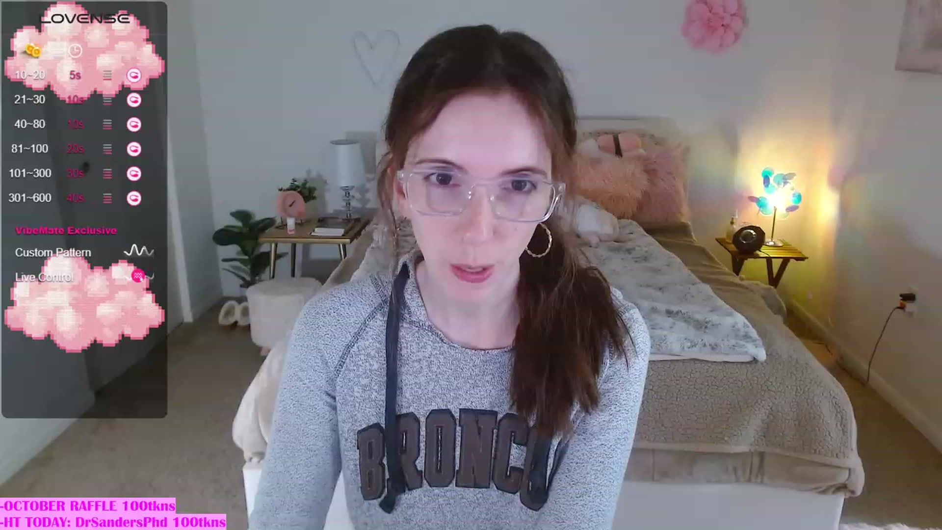 Gallery image thumbnail from MangoMae's myfreecams stream on, 10/15/2023, 20:14 image 7 of 20