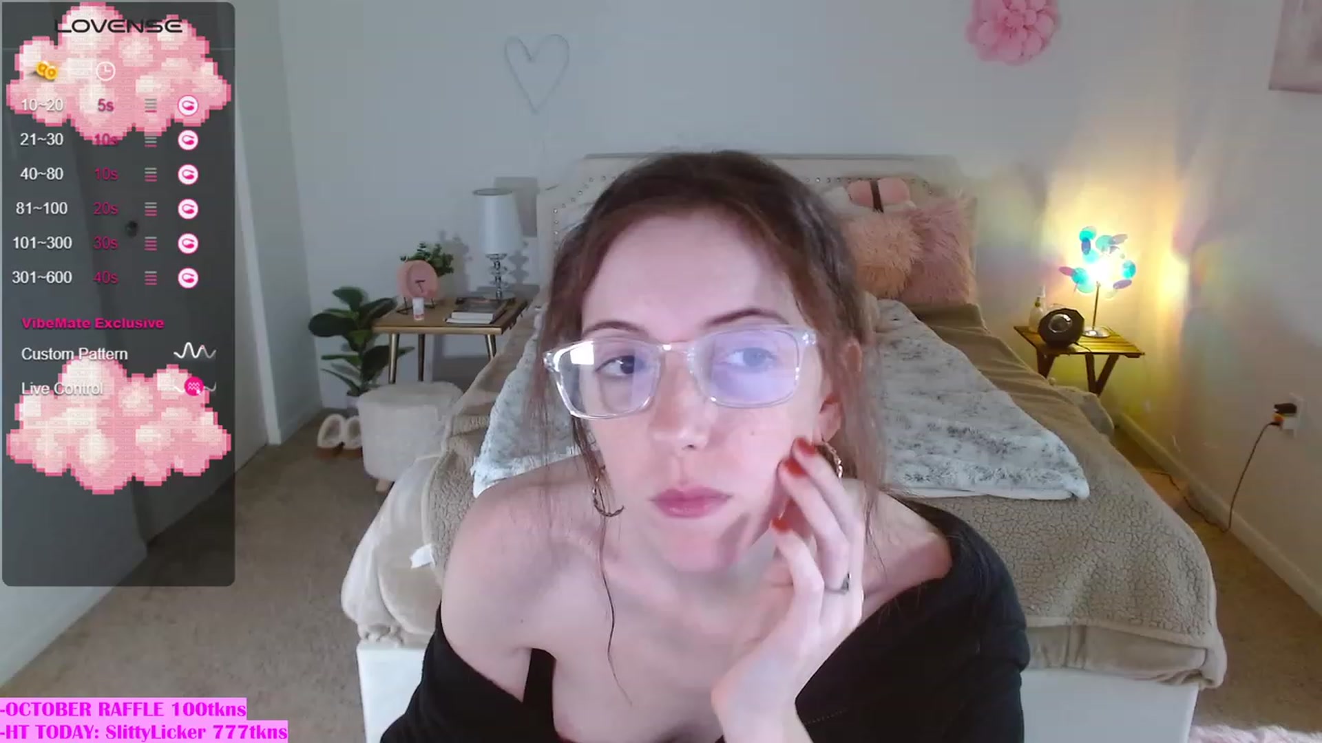 Gallery image thumbnail from MangoMae's myfreecams stream on, 10/15/2023, 20:14 image 16 of 20