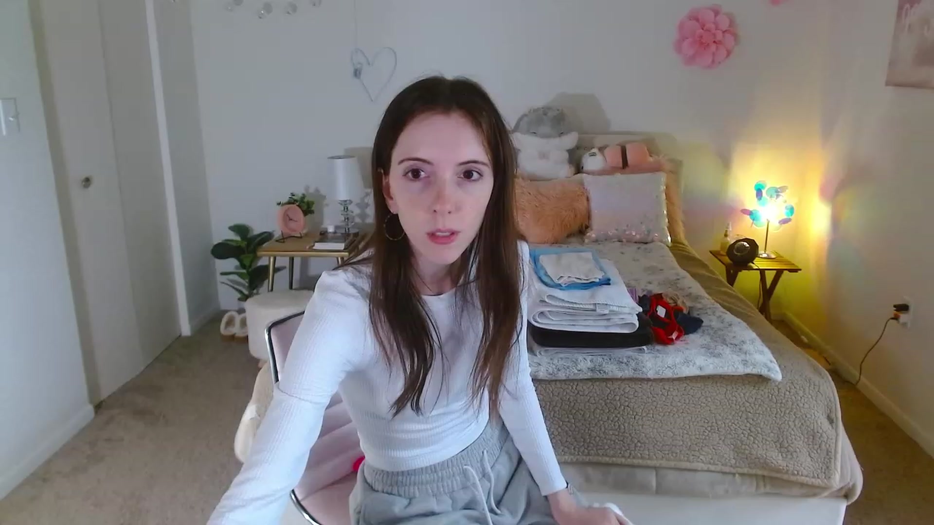 Gallery image thumbnail from MangoMae's myfreecams stream on, 10/21/2023, 16:19 image 3 of 20