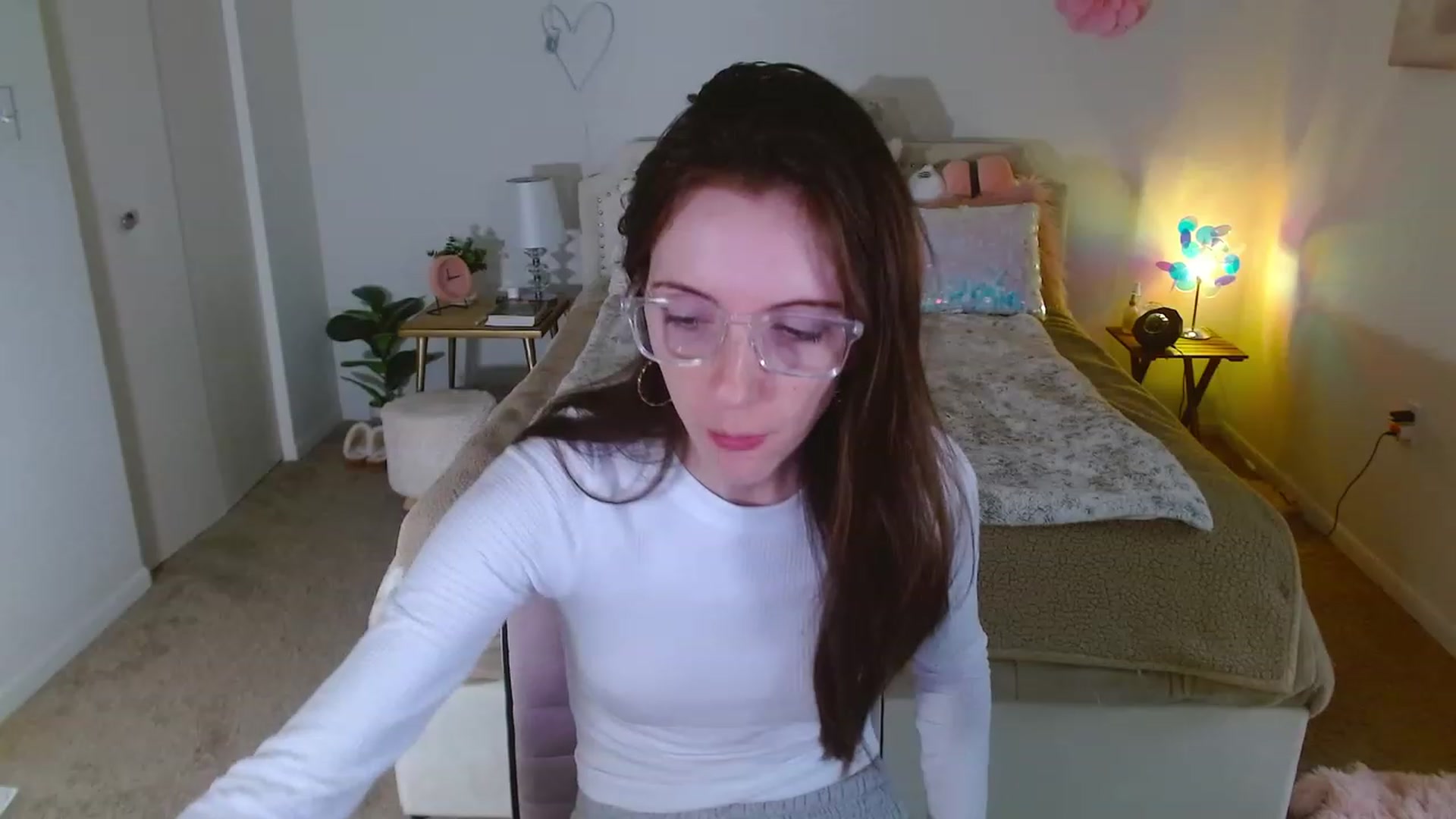 Gallery image thumbnail from MangoMae's myfreecams stream on, 10/21/2023, 16:19 image 20 of 20
