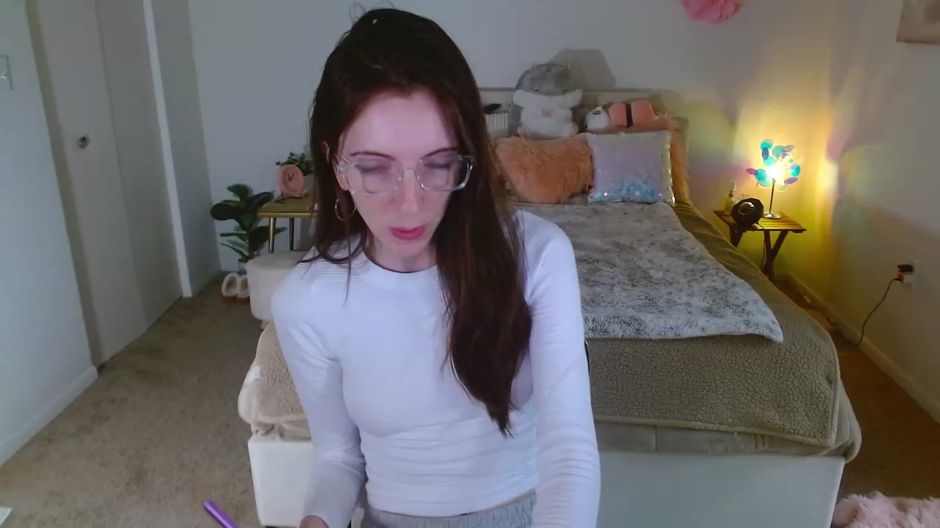 Gallery image thumbnail from MangoMae's myfreecams stream on, 10/21/2023, 16:19 image 18 of 20