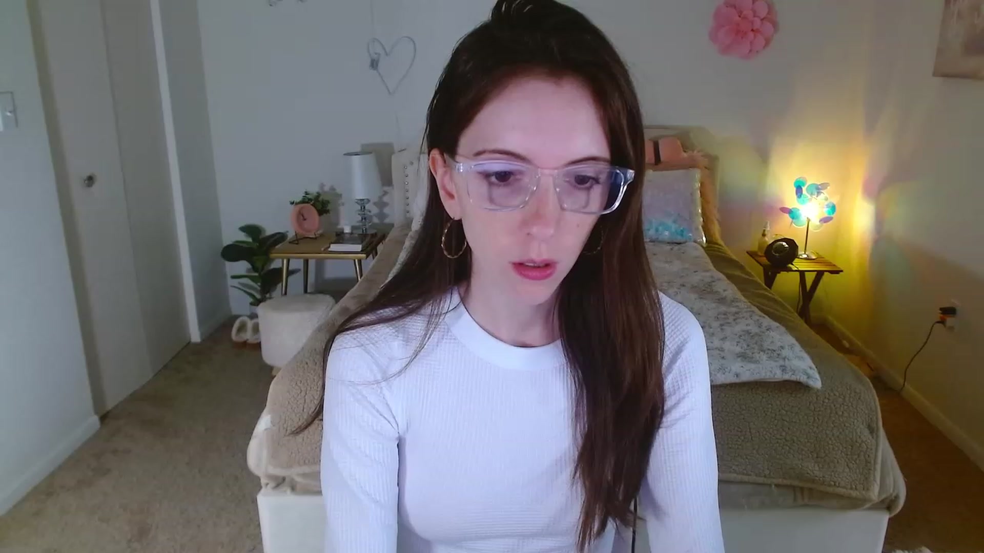 Gallery image thumbnail from MangoMae's myfreecams stream on, 10/21/2023, 16:19 image 14 of 20