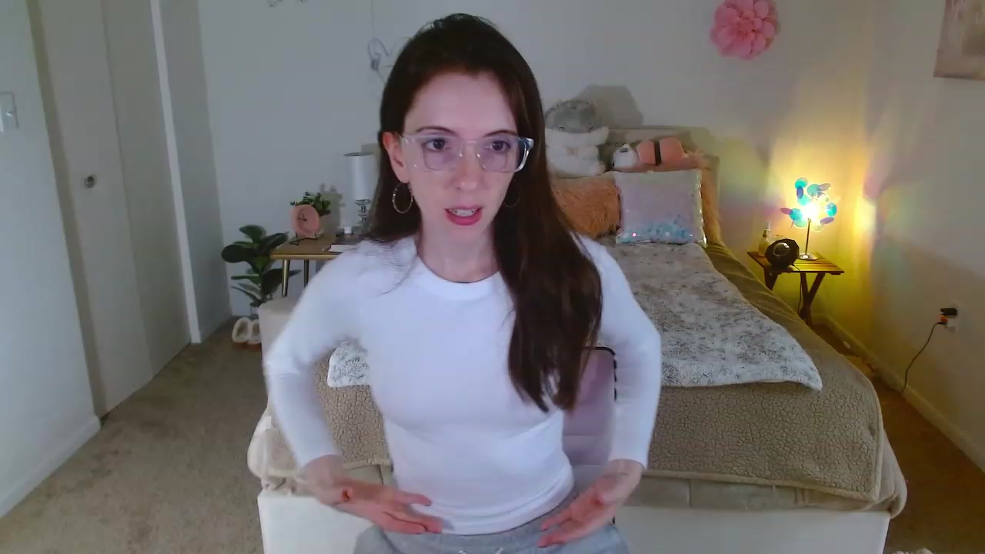 Gallery image thumbnail from MangoMae's myfreecams stream on, 10/21/2023, 16:19 image 12 of 20