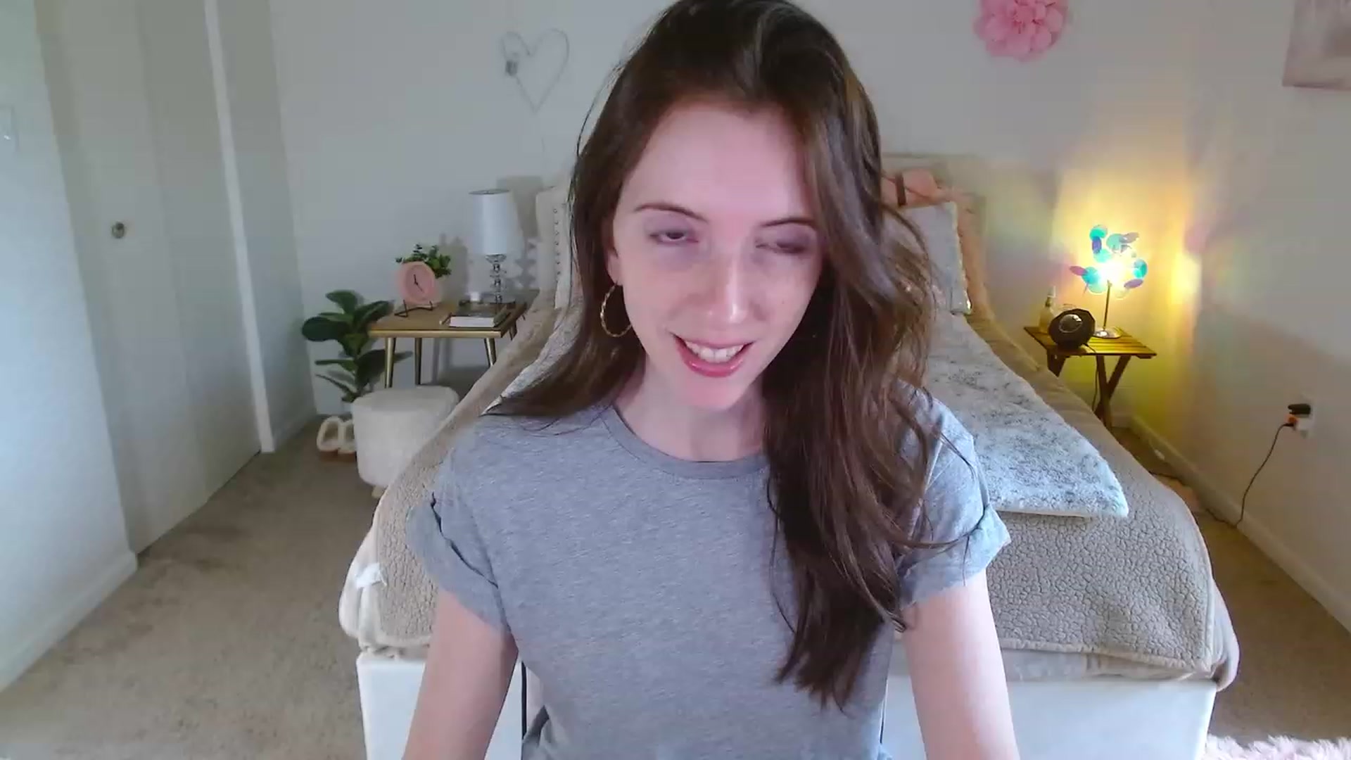 Gallery image thumbnail from MangoMae's myfreecams stream on, 10/22/2023, 17:17 image 8 of 20