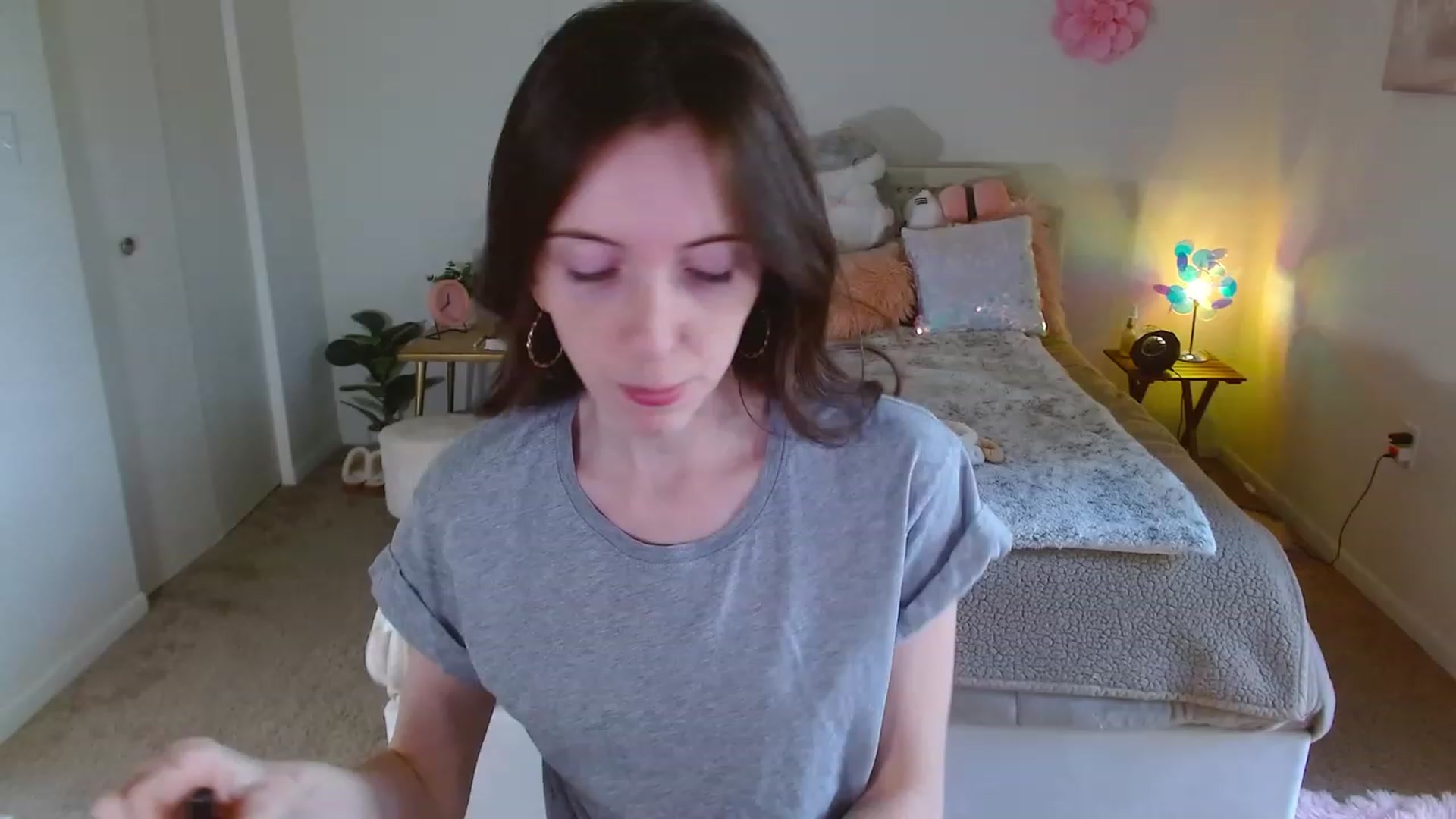 Gallery image thumbnail from MangoMae's myfreecams stream on, 10/22/2023, 17:17 image 12 of 20