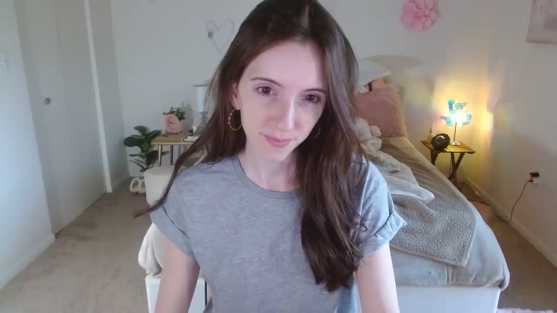 Gallery image thumbnail from MangoMae's myfreecams stream on, 10/23/2023, 15:32 image 9 of 20