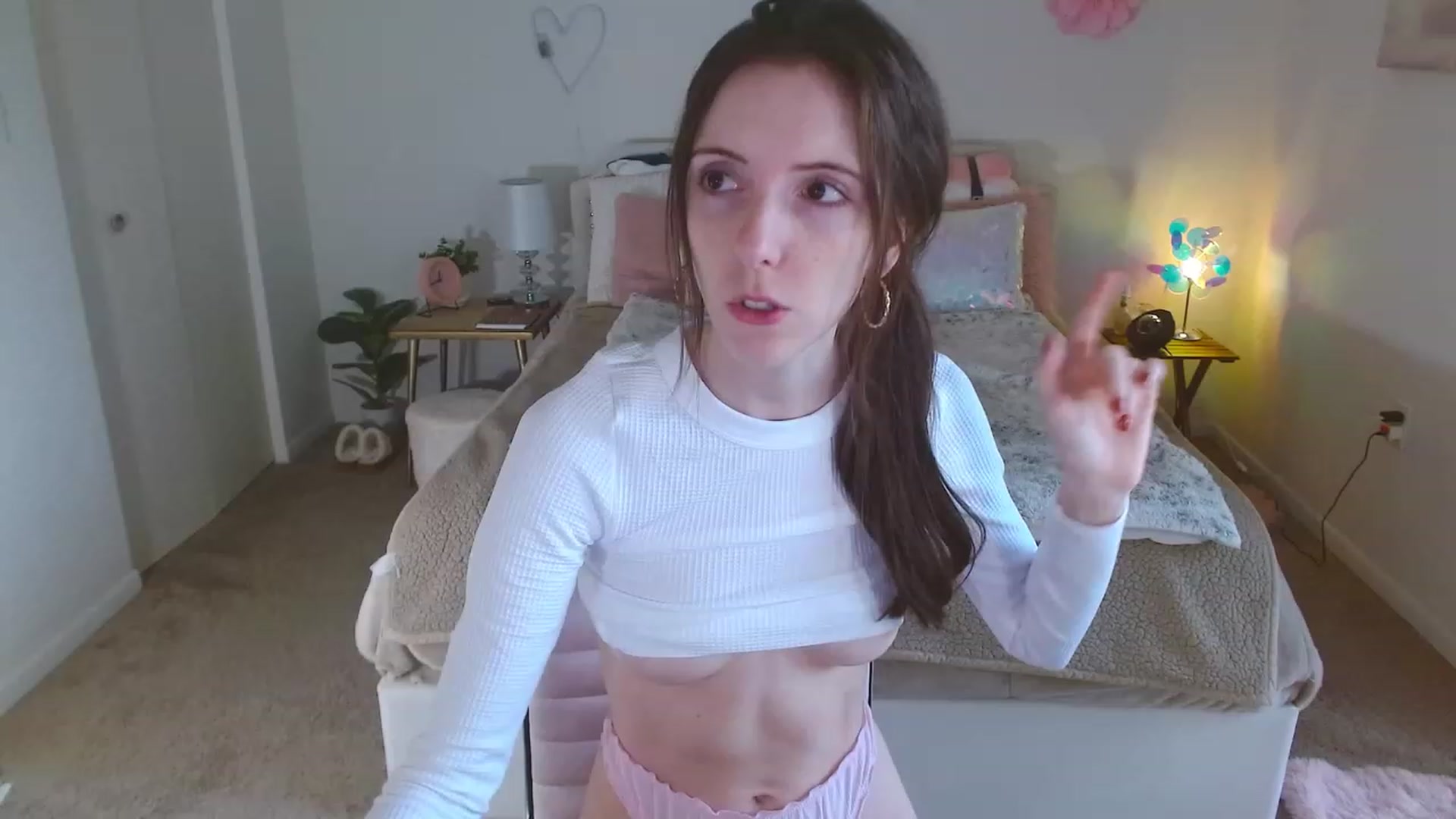 Gallery image thumbnail from MangoMae's myfreecams stream on, 11/03/2023, 16:43 image 20 of 20