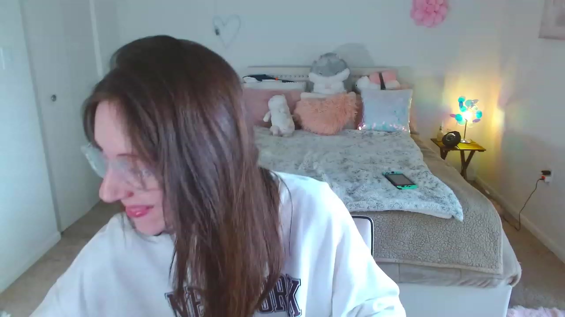 Gallery image thumbnail from MangoMae's myfreecams stream on, 11/04/2023, 18:45 image 15 of 20