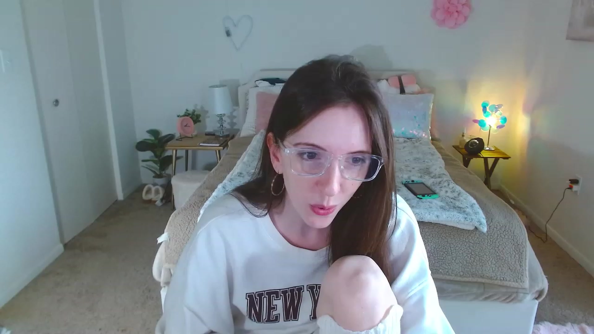 Gallery image thumbnail from MangoMae's myfreecams stream on, 11/04/2023, 18:45 image 17 of 20