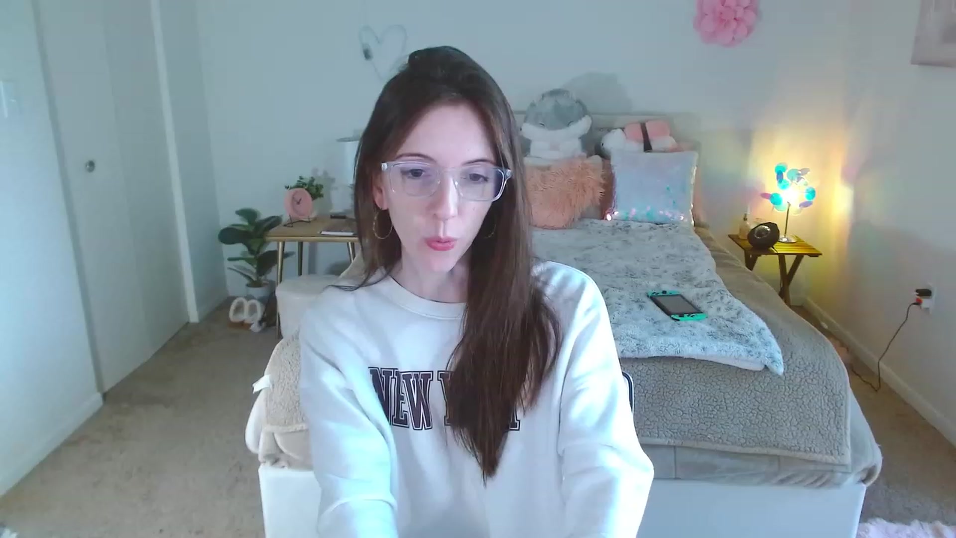 Gallery image thumbnail from MangoMae's myfreecams stream on, 11/04/2023, 18:45 image 13 of 20