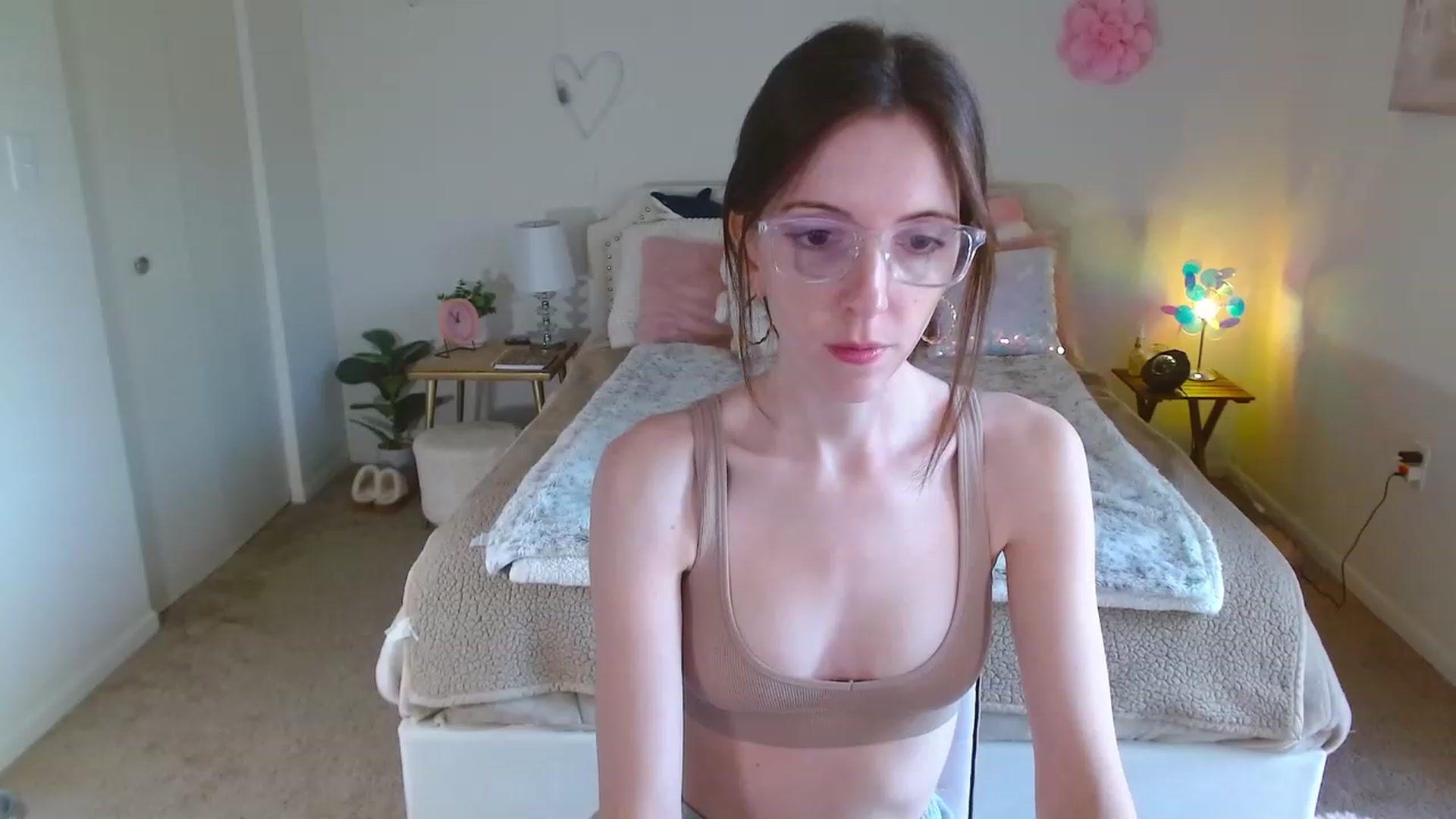 Gallery image thumbnail from MangoMae's myfreecams stream on, 11/05/2023, 17:00 image 15 of 20